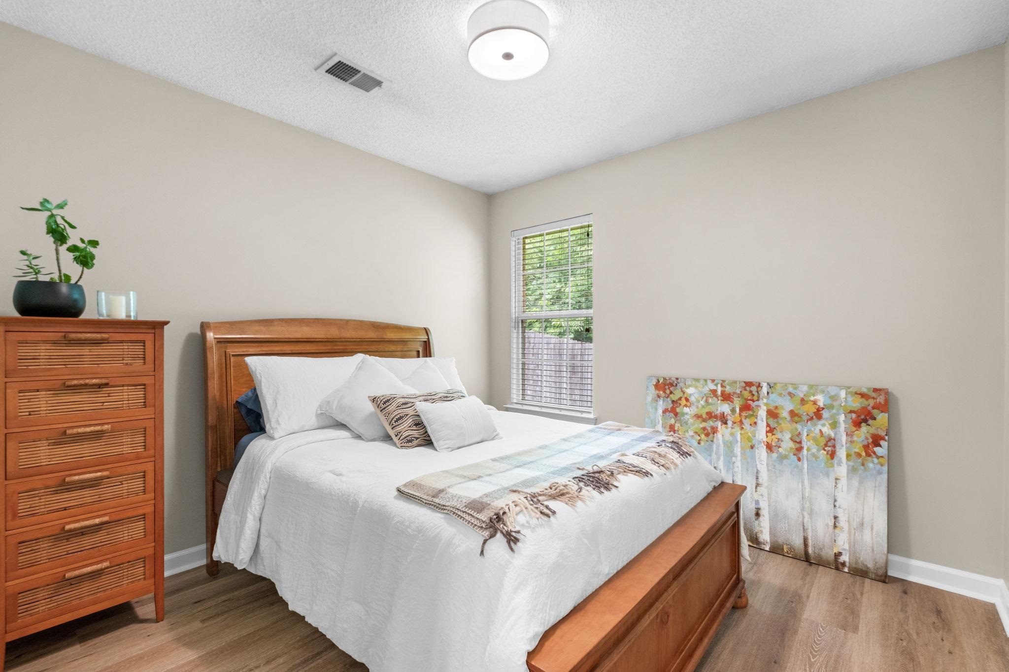 1078 Jessica Lauren Dr Property Photo 18