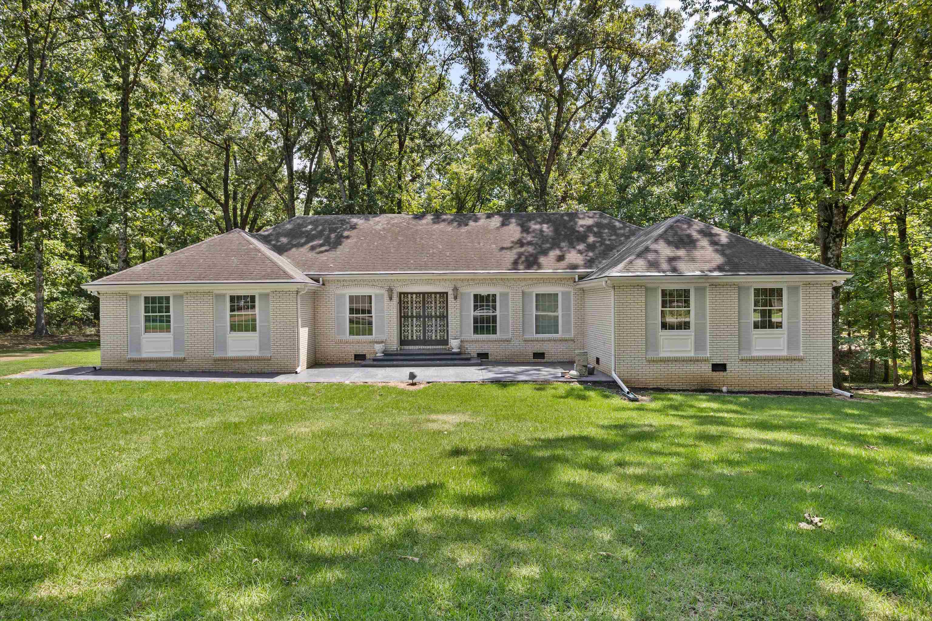8425 BON LIN DR Property Photo 1