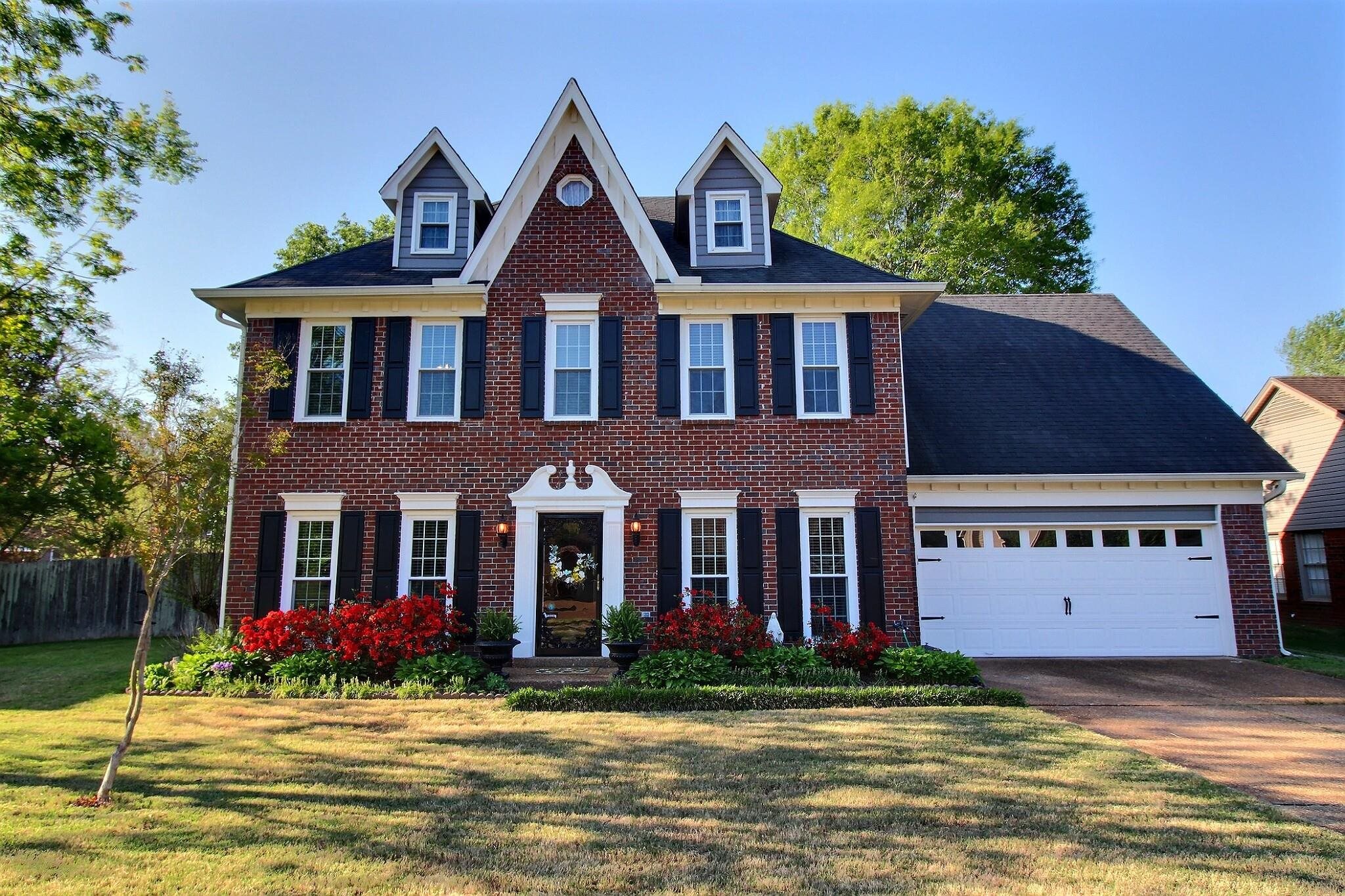 573 Merriweather Dr Property Photo 2