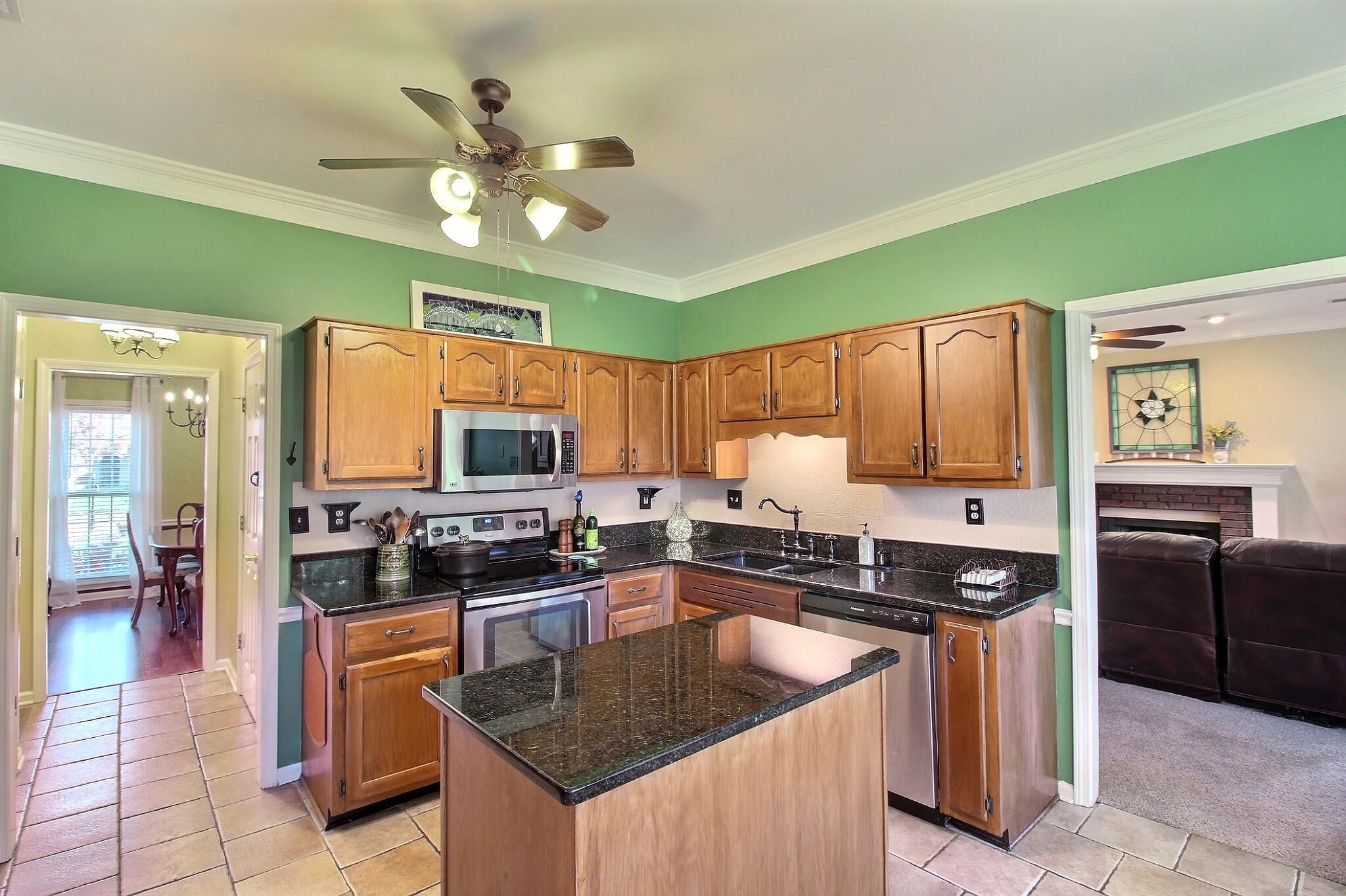 573 Merriweather Dr Property Photo 8