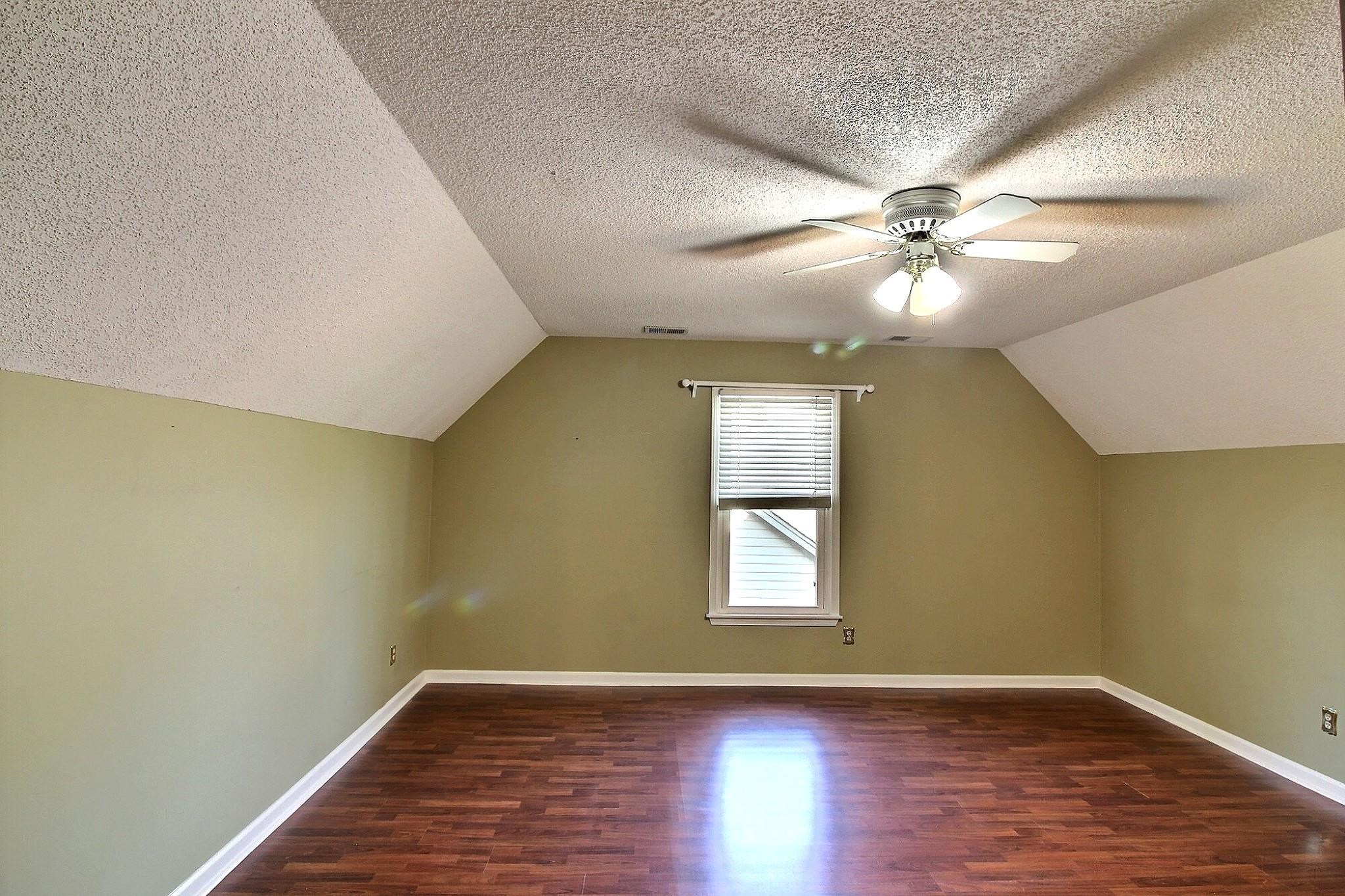 573 Merriweather Dr Property Photo 21