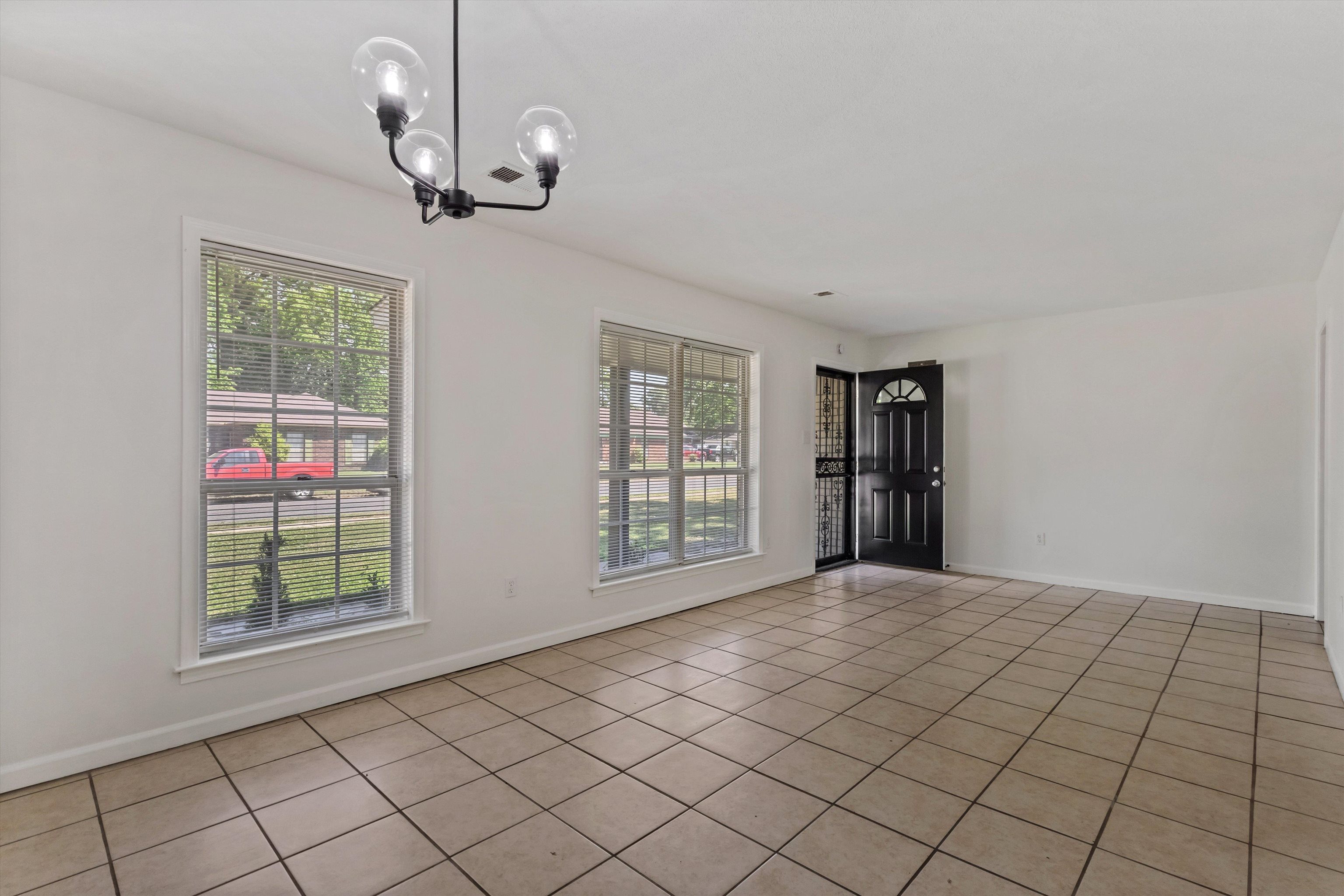 5417 Fleetway Ave Property Photo 4