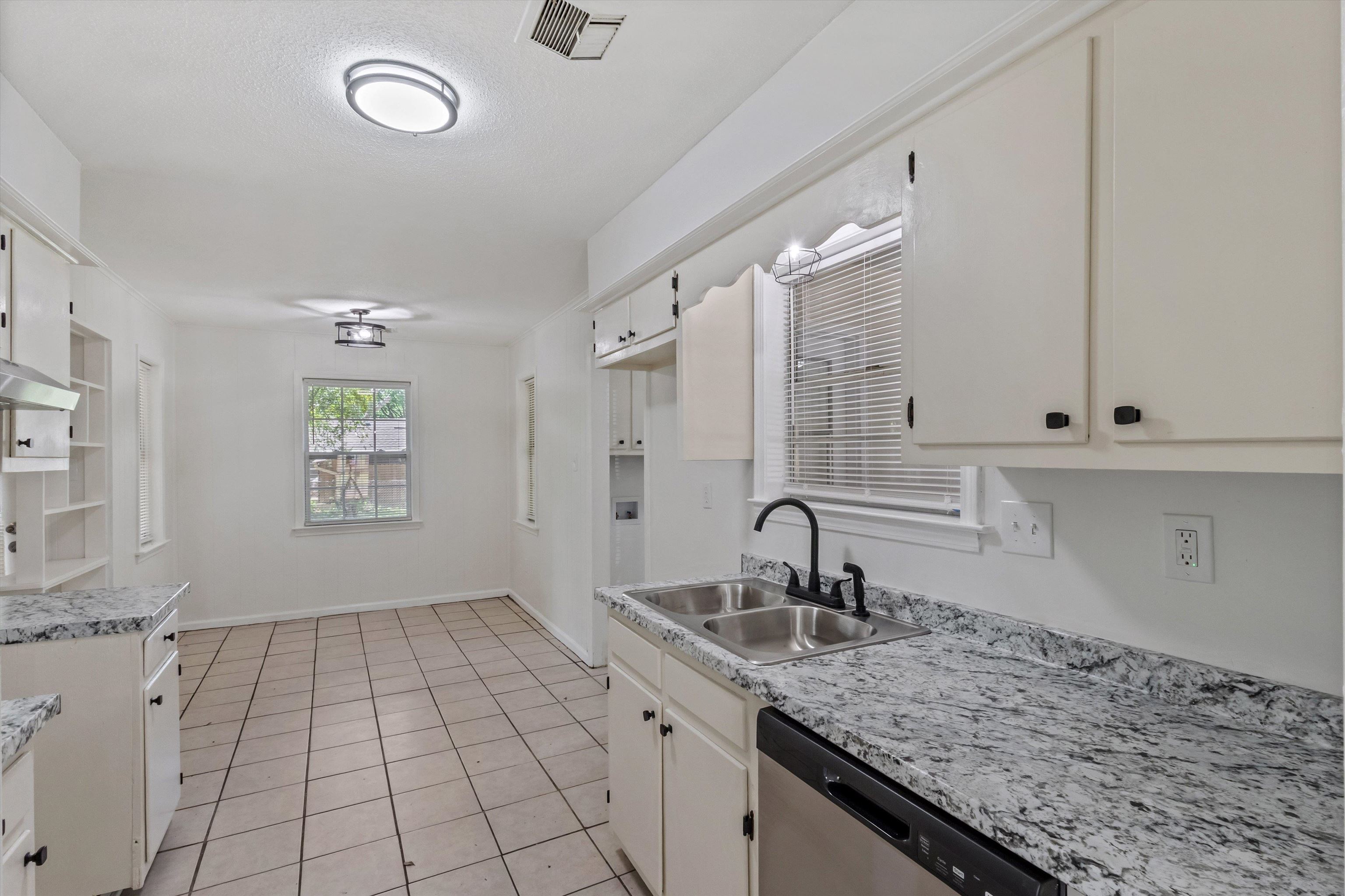 5417 Fleetway Ave Property Photo 7