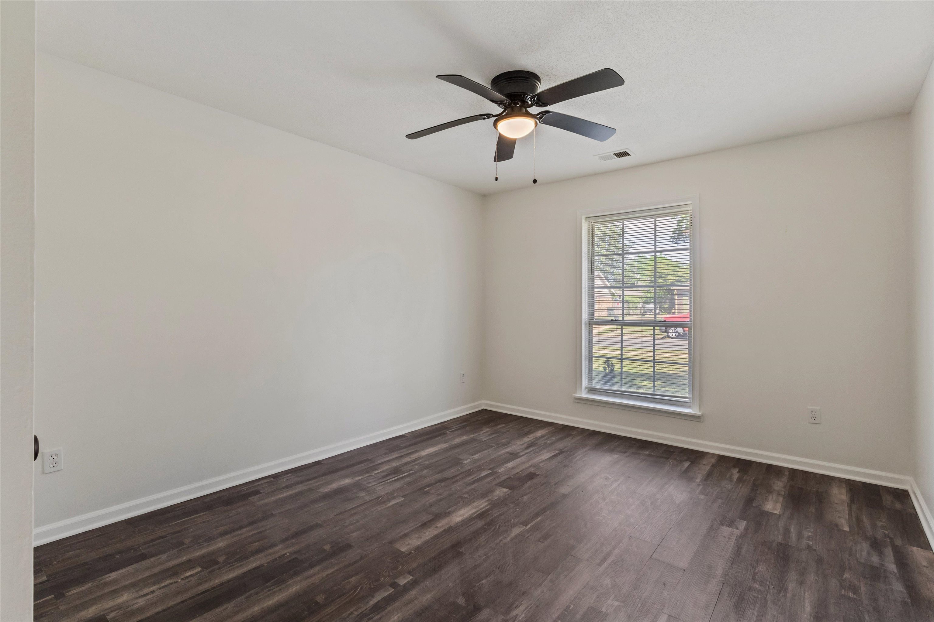 5417 Fleetway Ave Property Photo 11