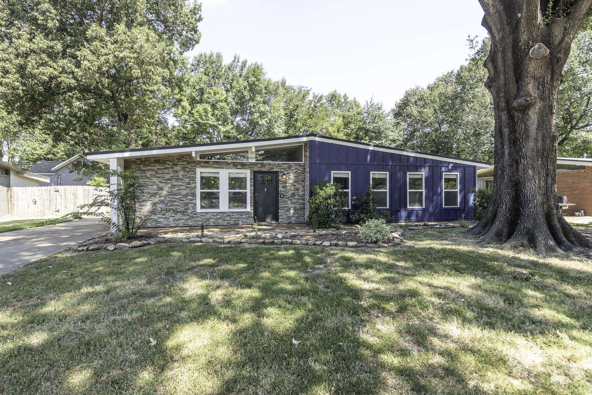 5160 WARFIELD DR Property Photo 1