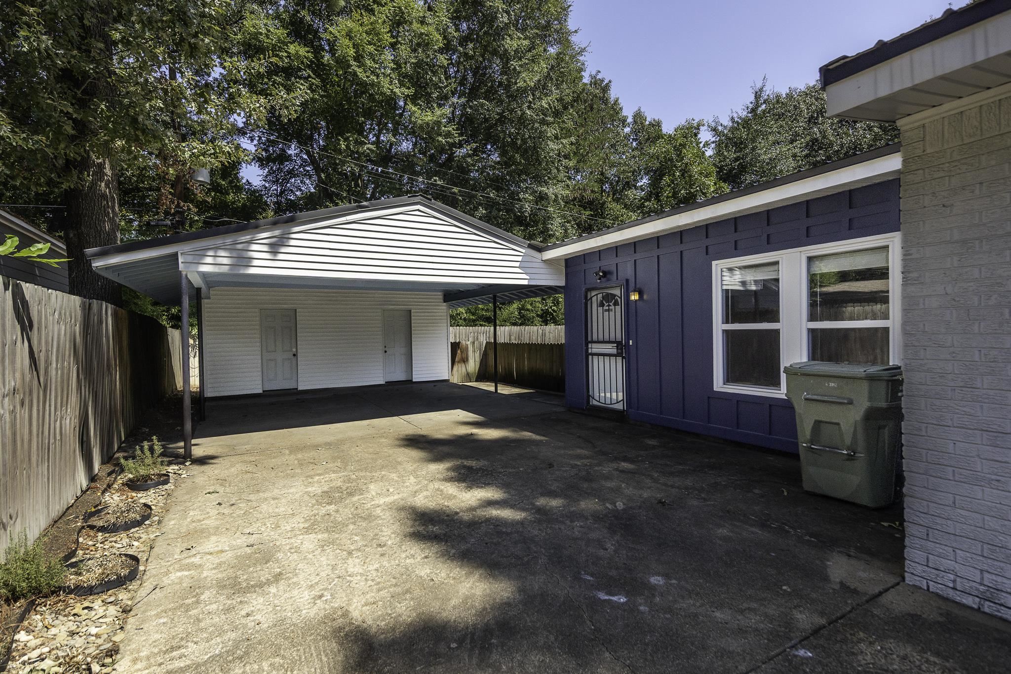5160 Warfield Dr Property Photo 6
