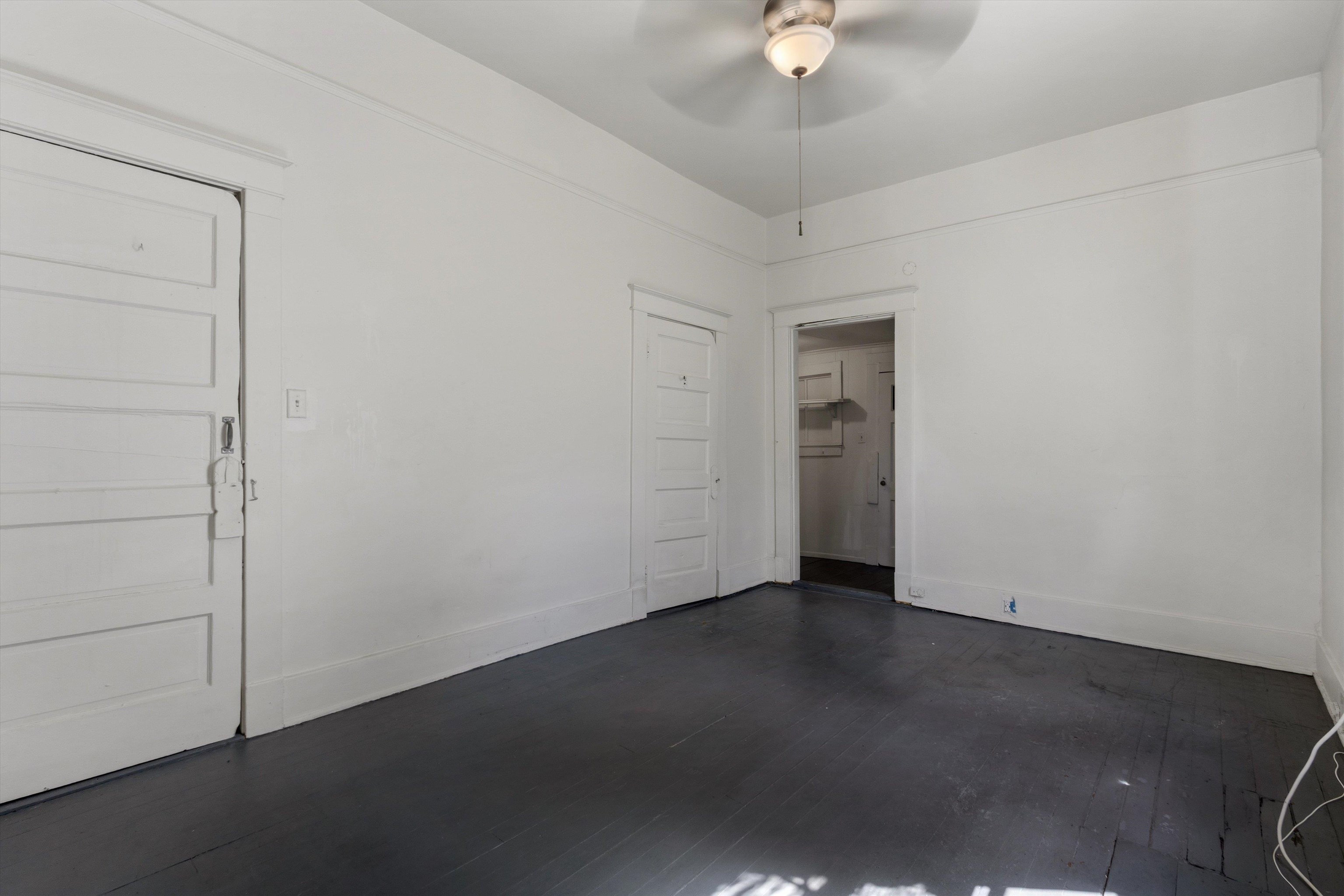 2053 Linden Ave Property Photo 6