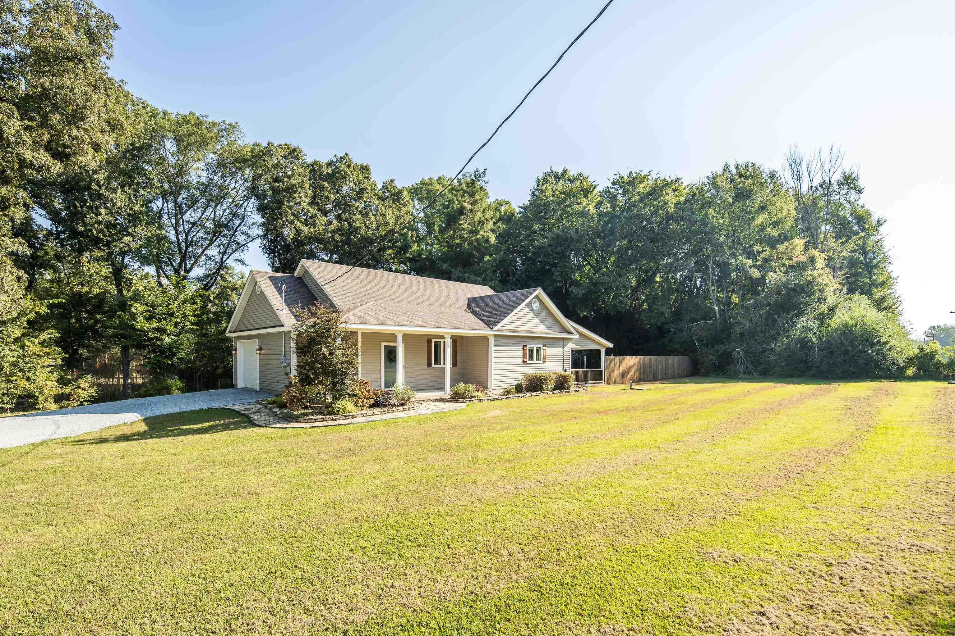 2350 Feathers Chapel Dr Property Photo 4