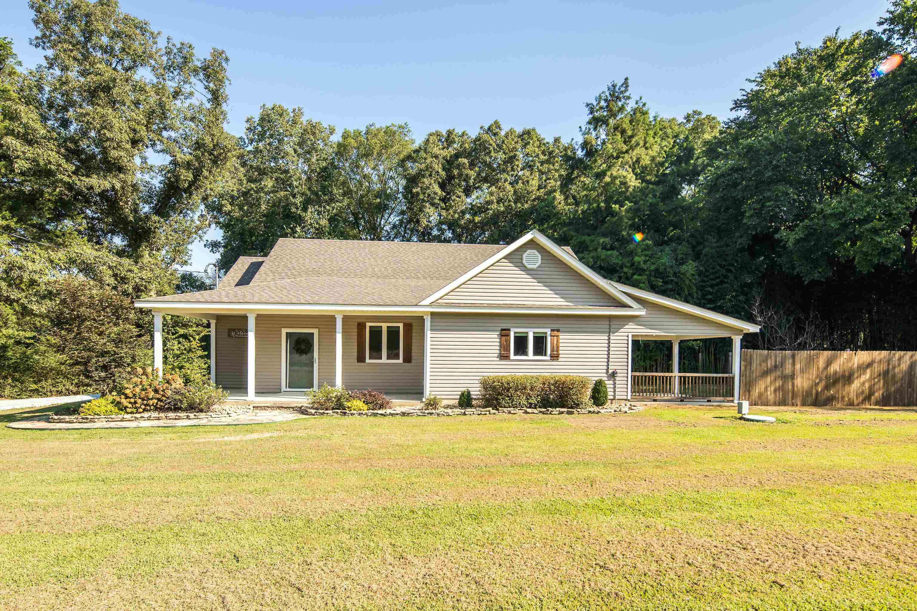 2350 Feathers Chapel Dr Property Photo 5
