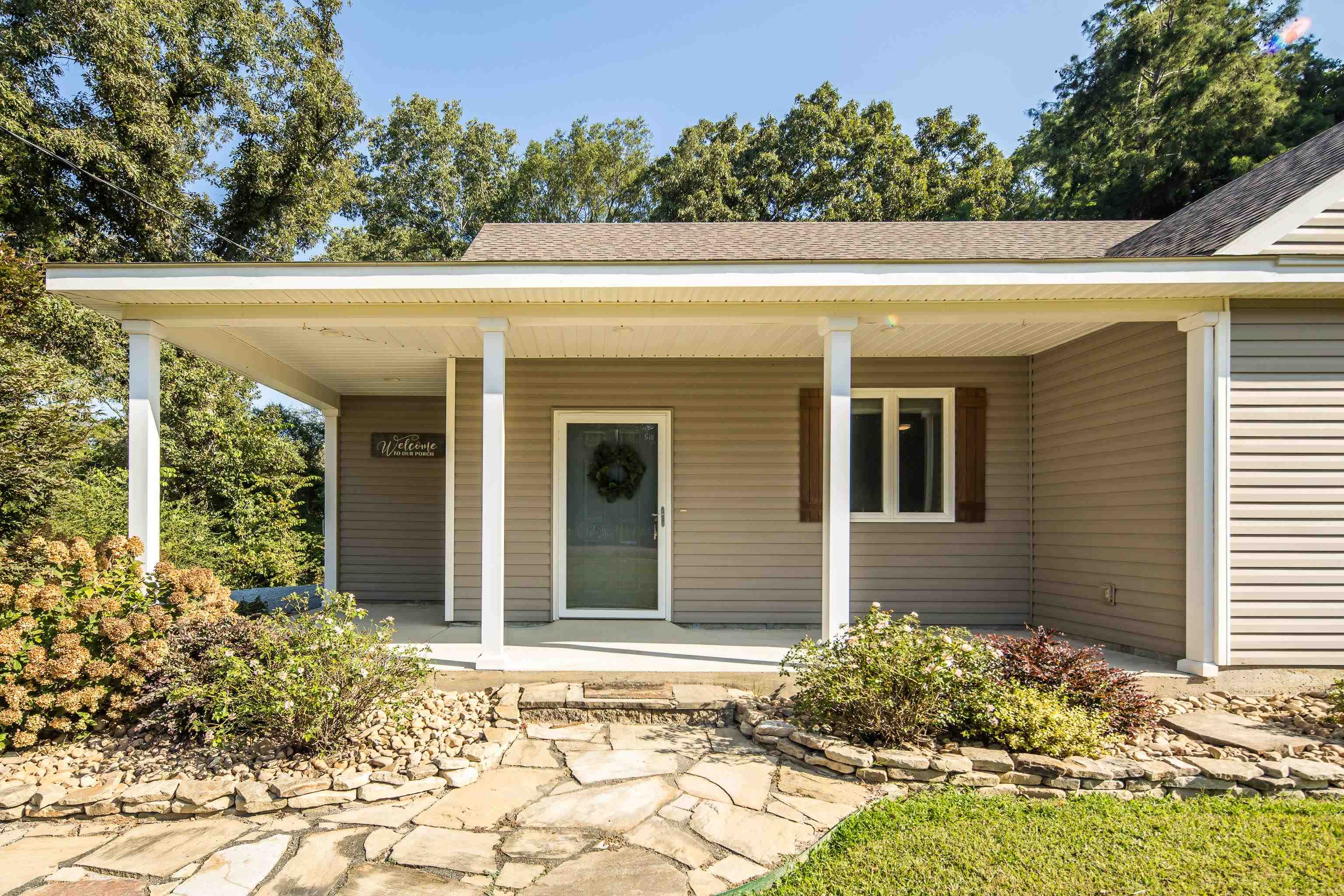 2350 Feathers Chapel Dr Property Photo 7