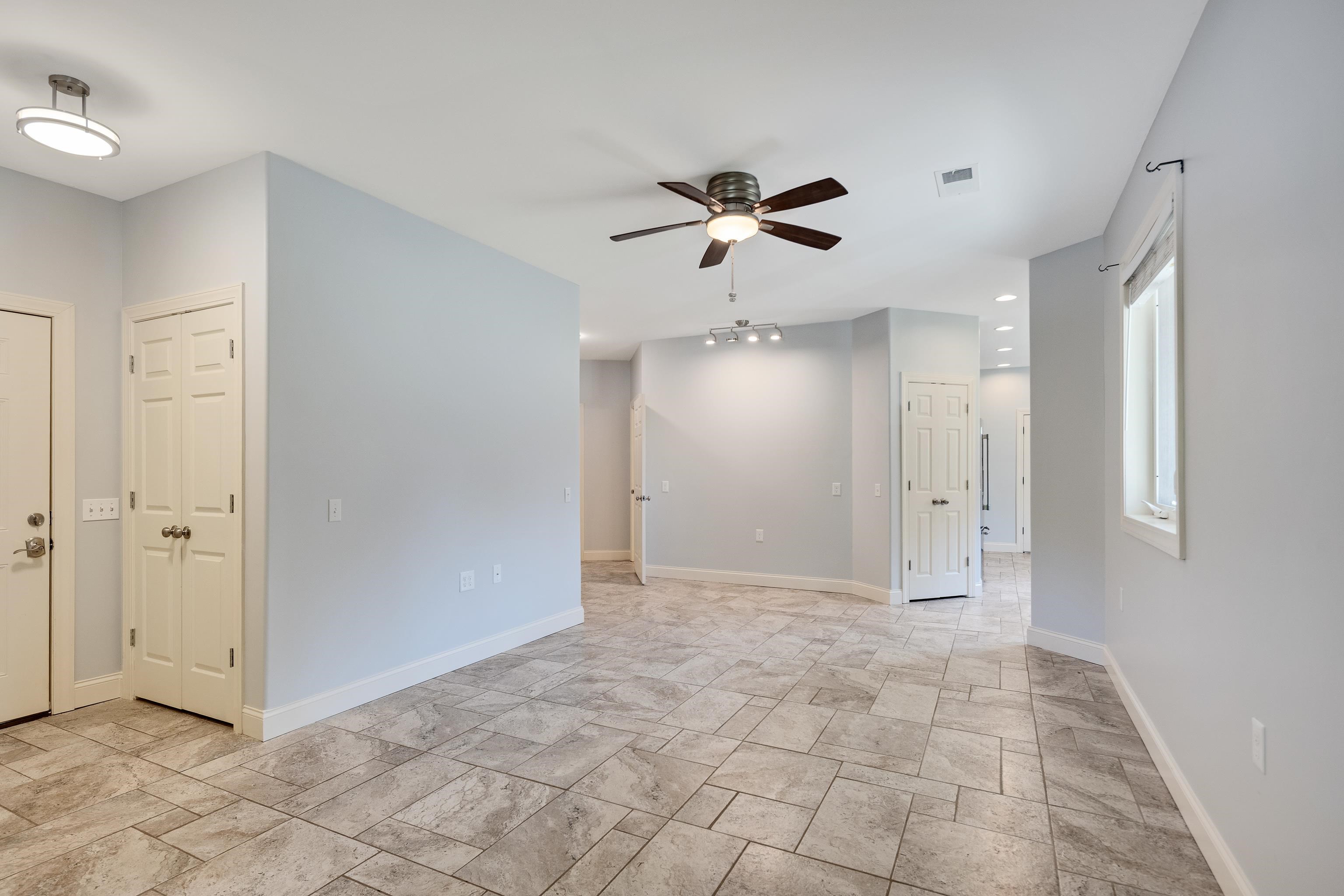 2350 Feathers Chapel Dr Property Photo 8