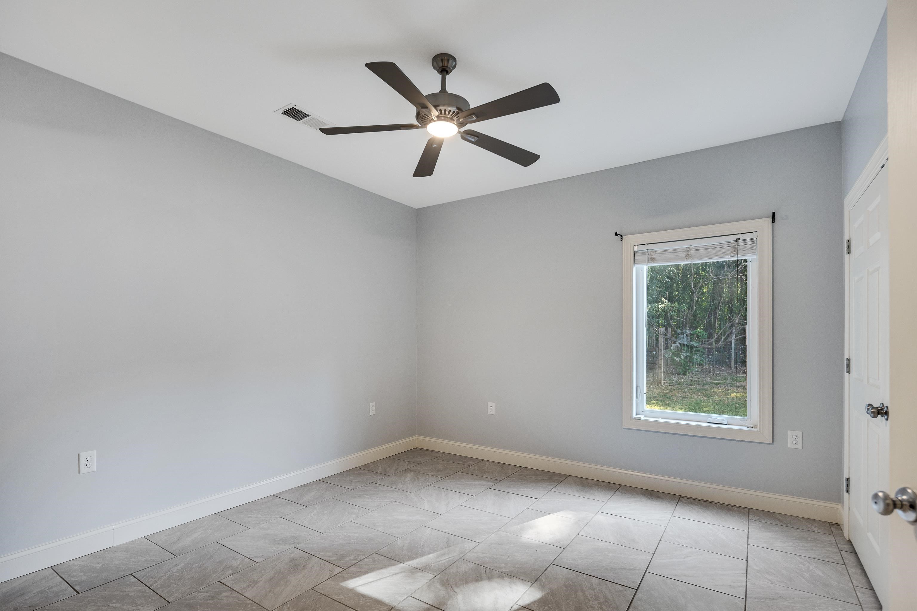 2350 Feathers Chapel Dr Property Photo 16
