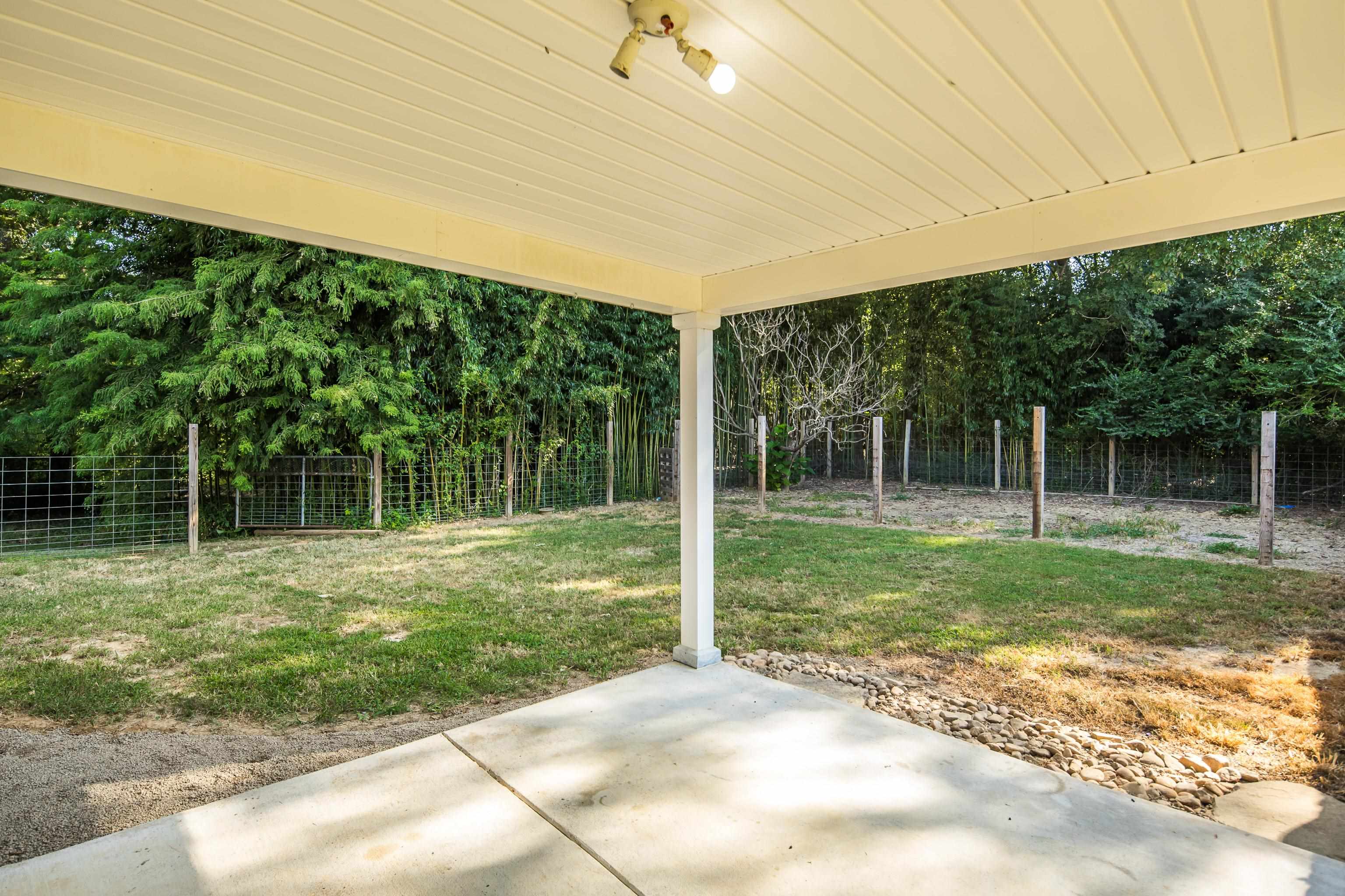 2350 Feathers Chapel Dr Property Photo 23