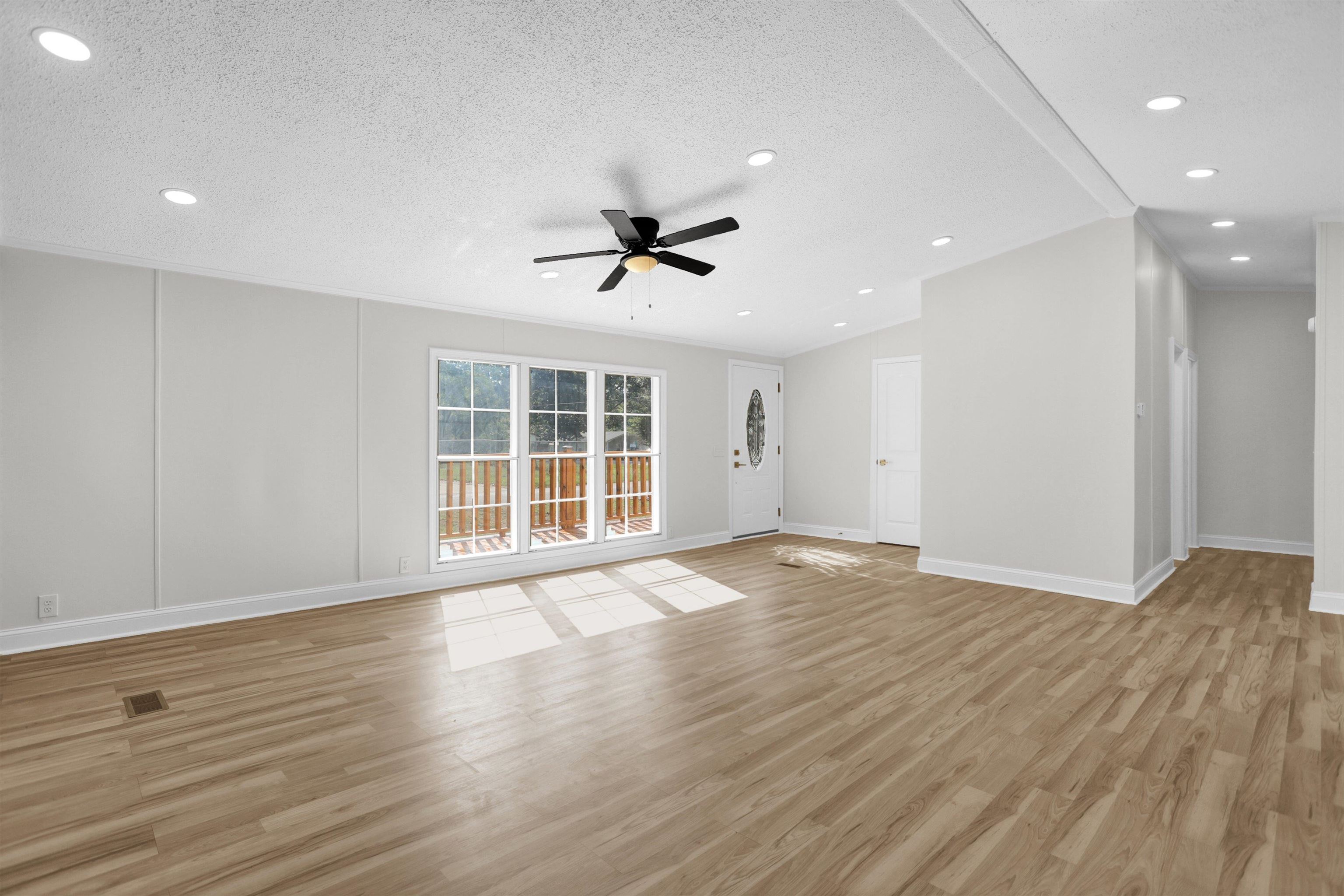 25 Somerville St Property Photo 6