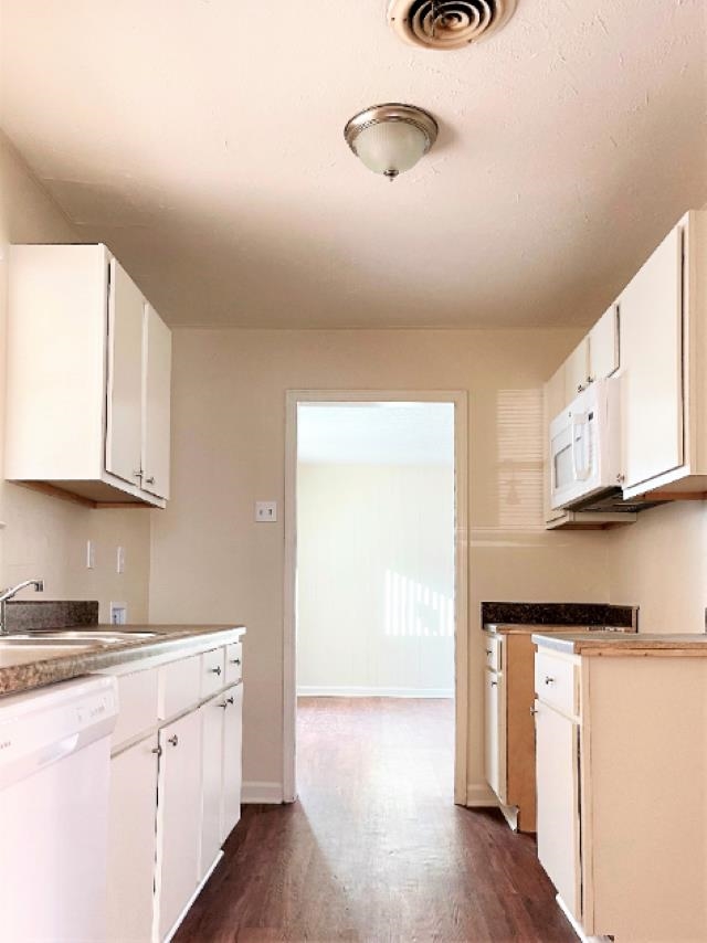 2993 Phyllis Ln Property Photo 5