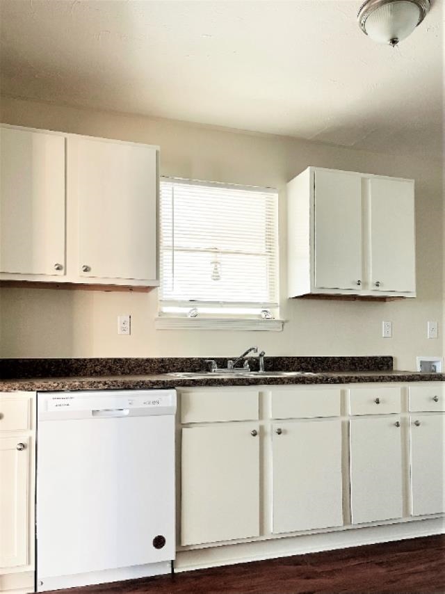 2993 Phyllis Ln Property Photo 6