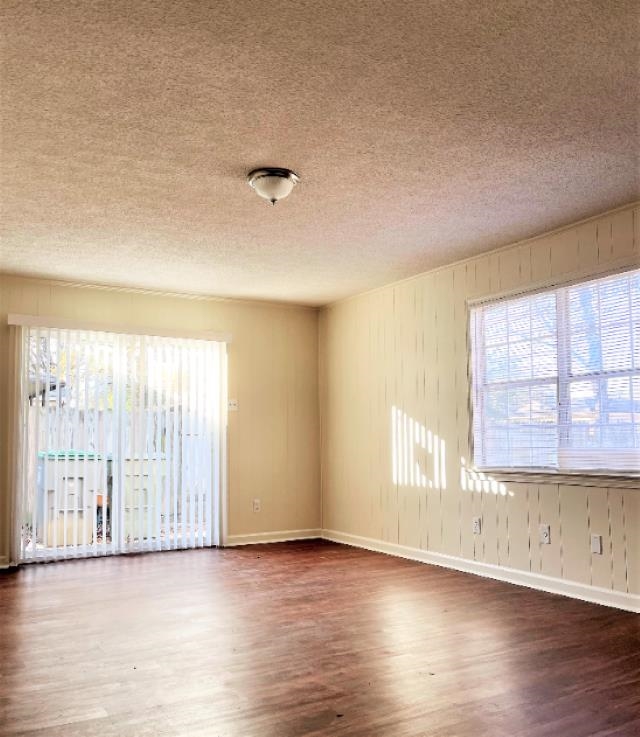 2993 Phyllis Ln Property Photo 9