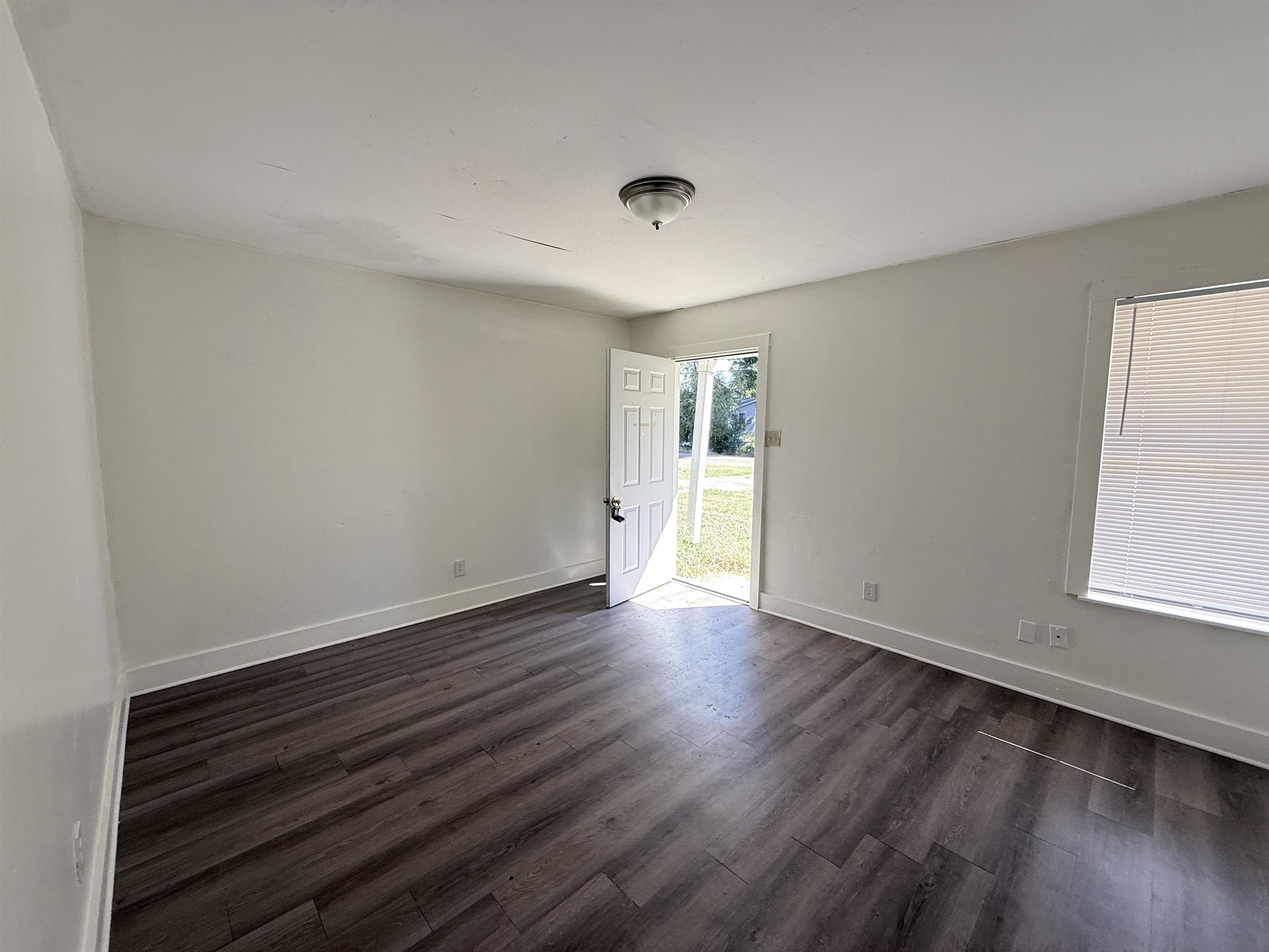 308 Gannt St A Property Photo 23