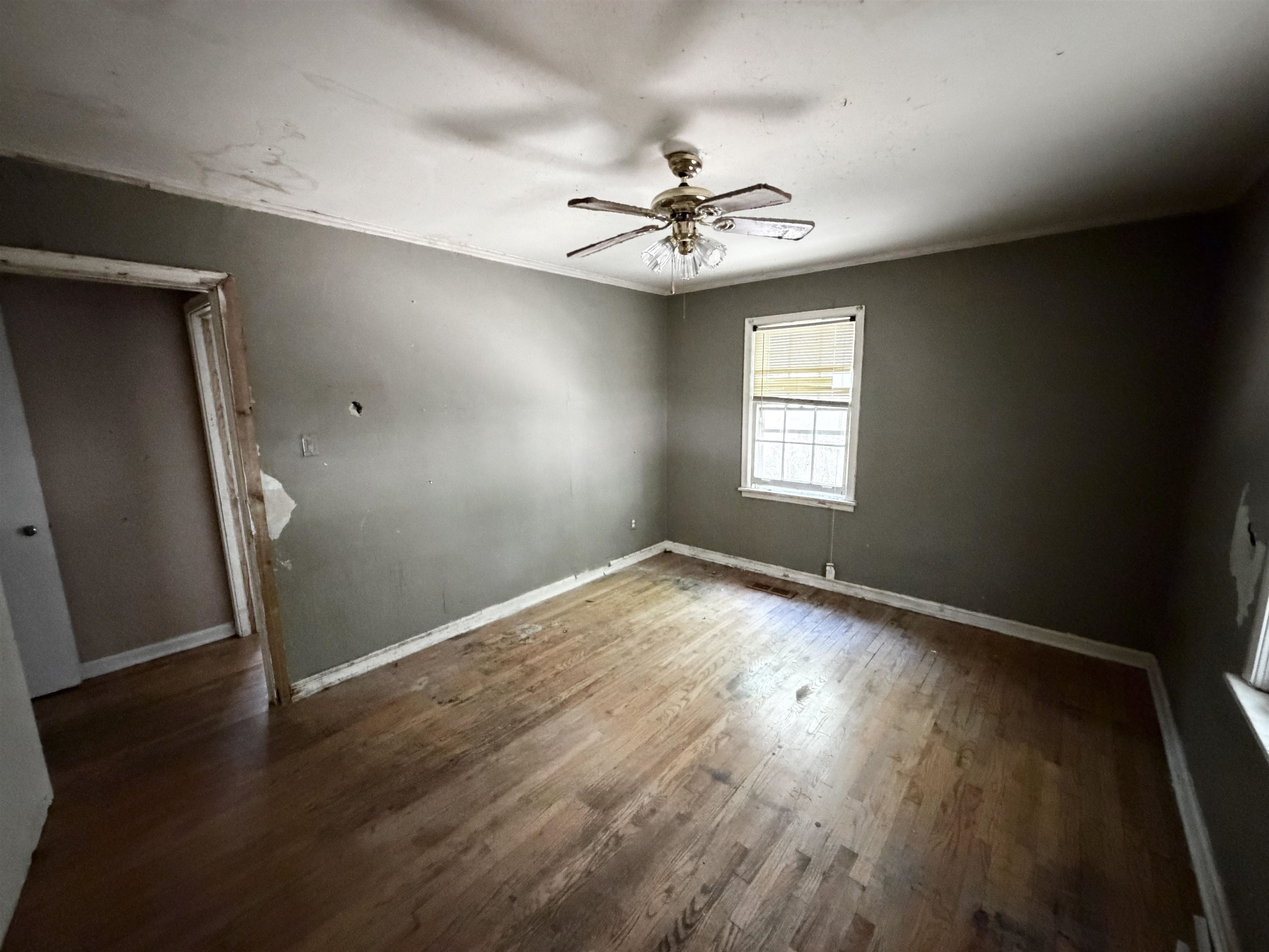 1269 Colonial Rd Property Photo 6
