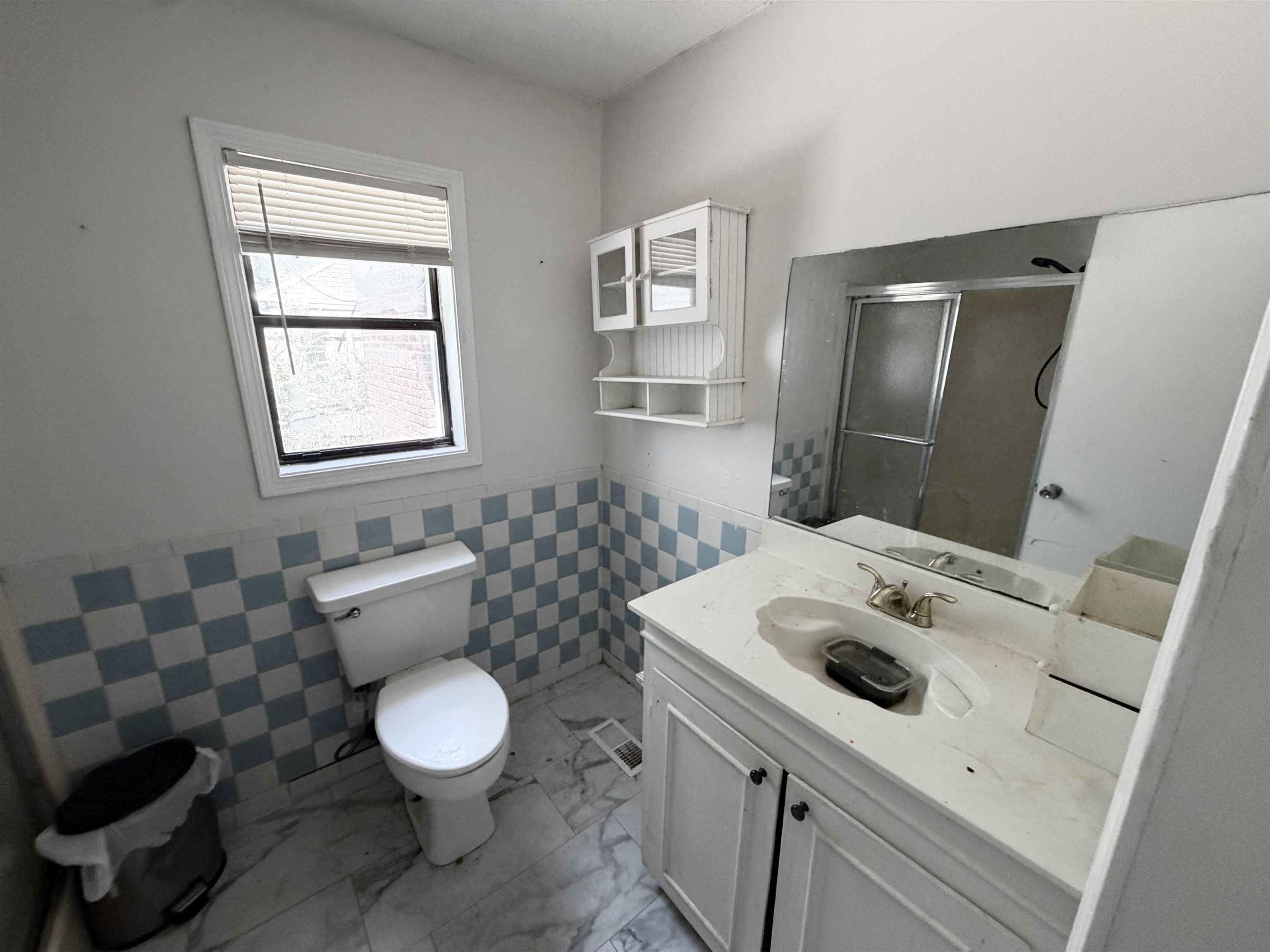 1269 Colonial Rd Property Photo 12