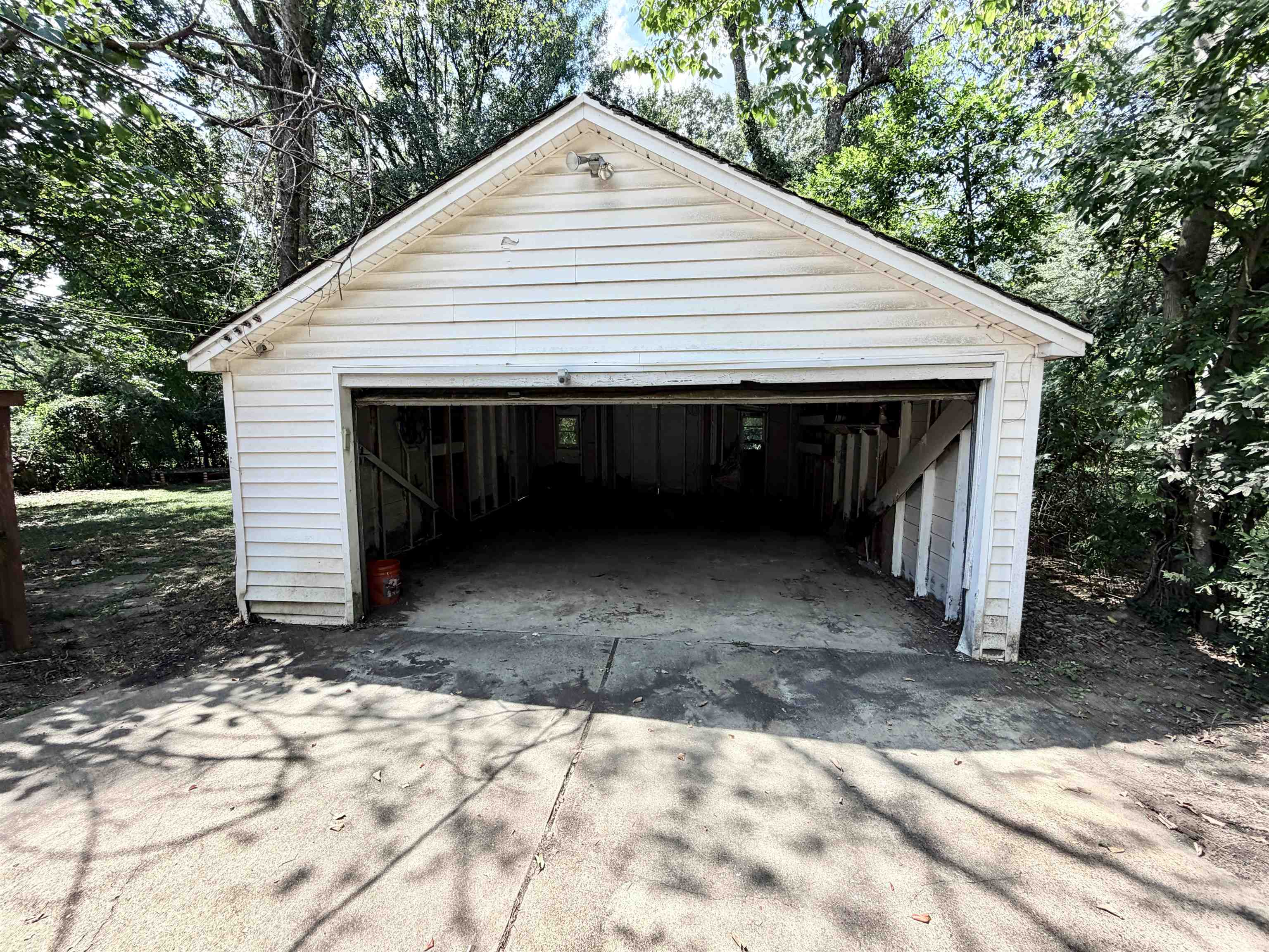 1269 Colonial Rd Property Photo 19