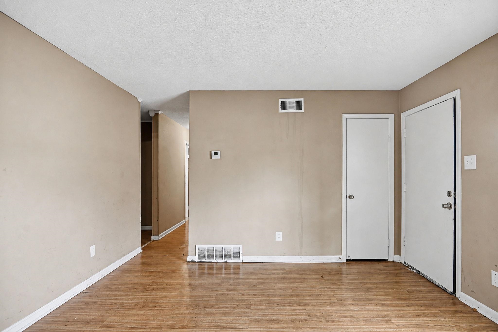 727 Bonwood Ave Property Photo 7