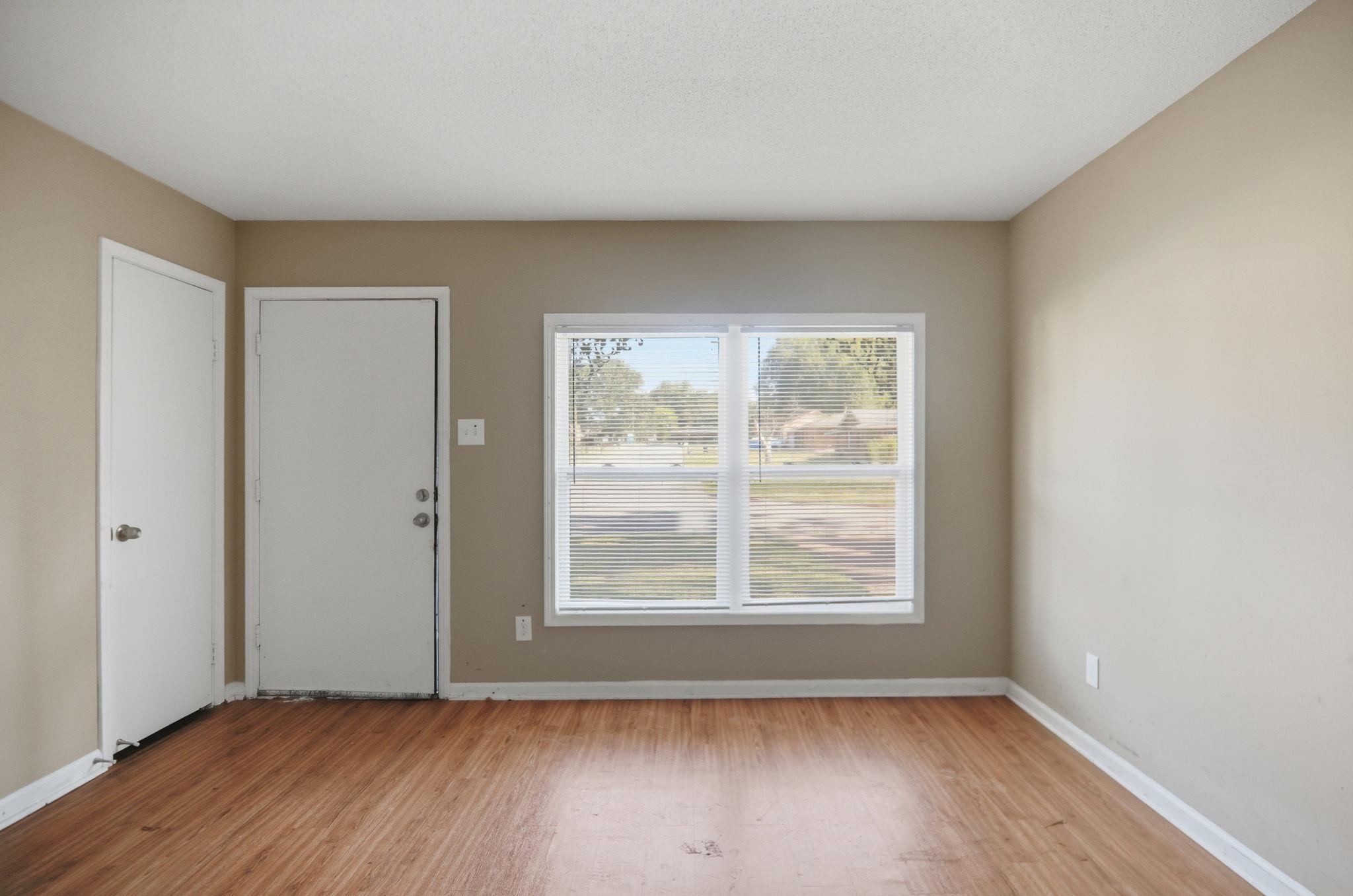 727 Bonwood Ave Property Photo 8