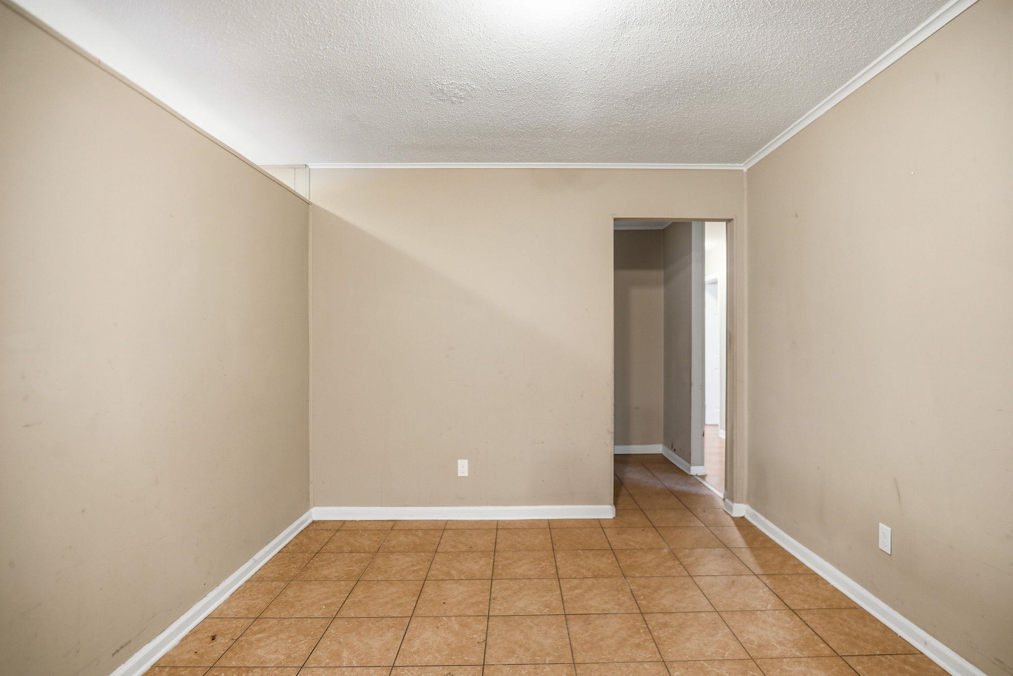 727 Bonwood Ave Property Photo 13