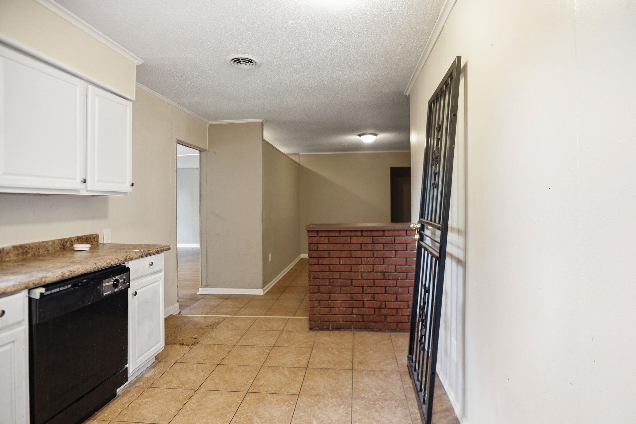 727 Bonwood Ave Property Photo 16