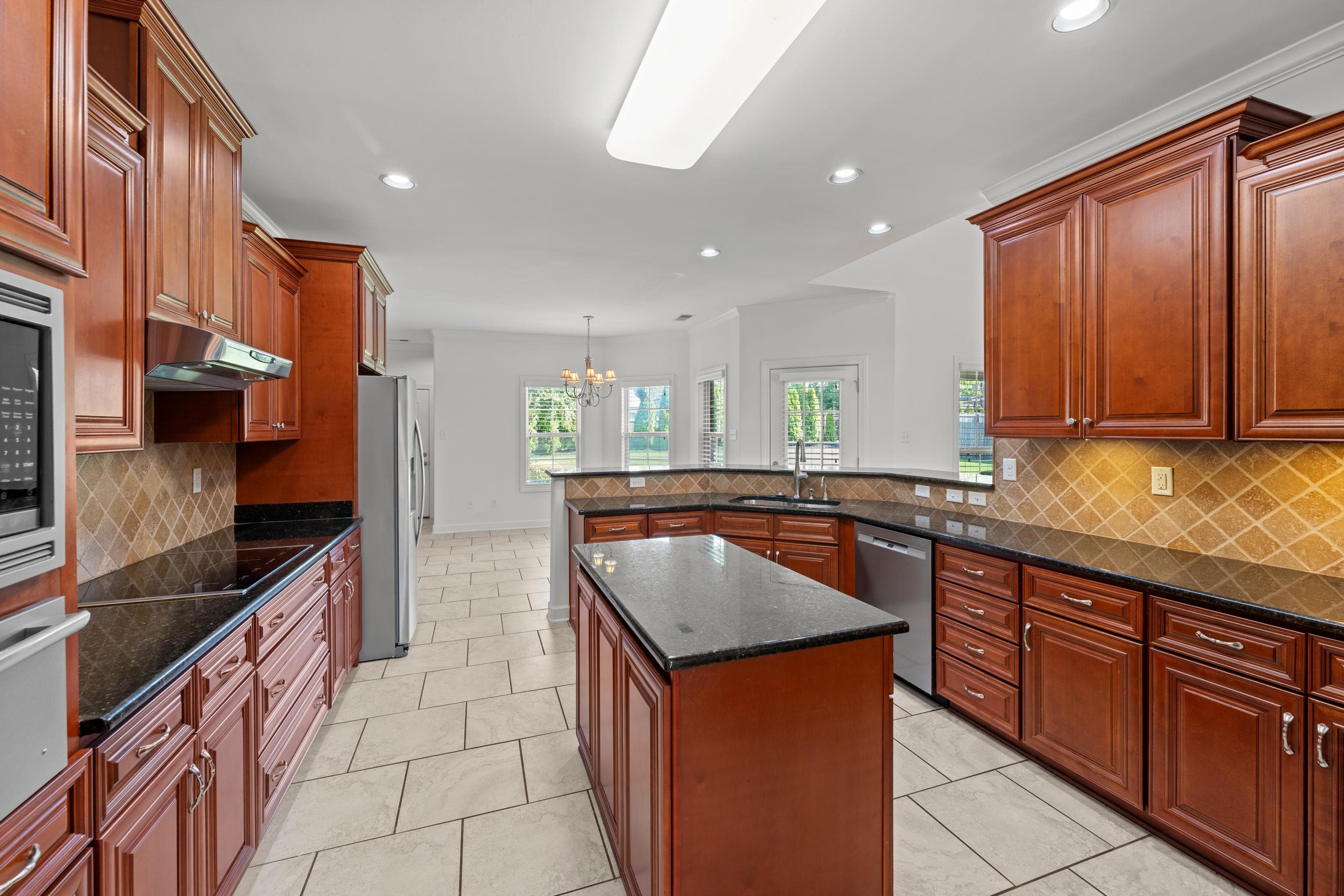 9270 S Romano Way Property Photo 6