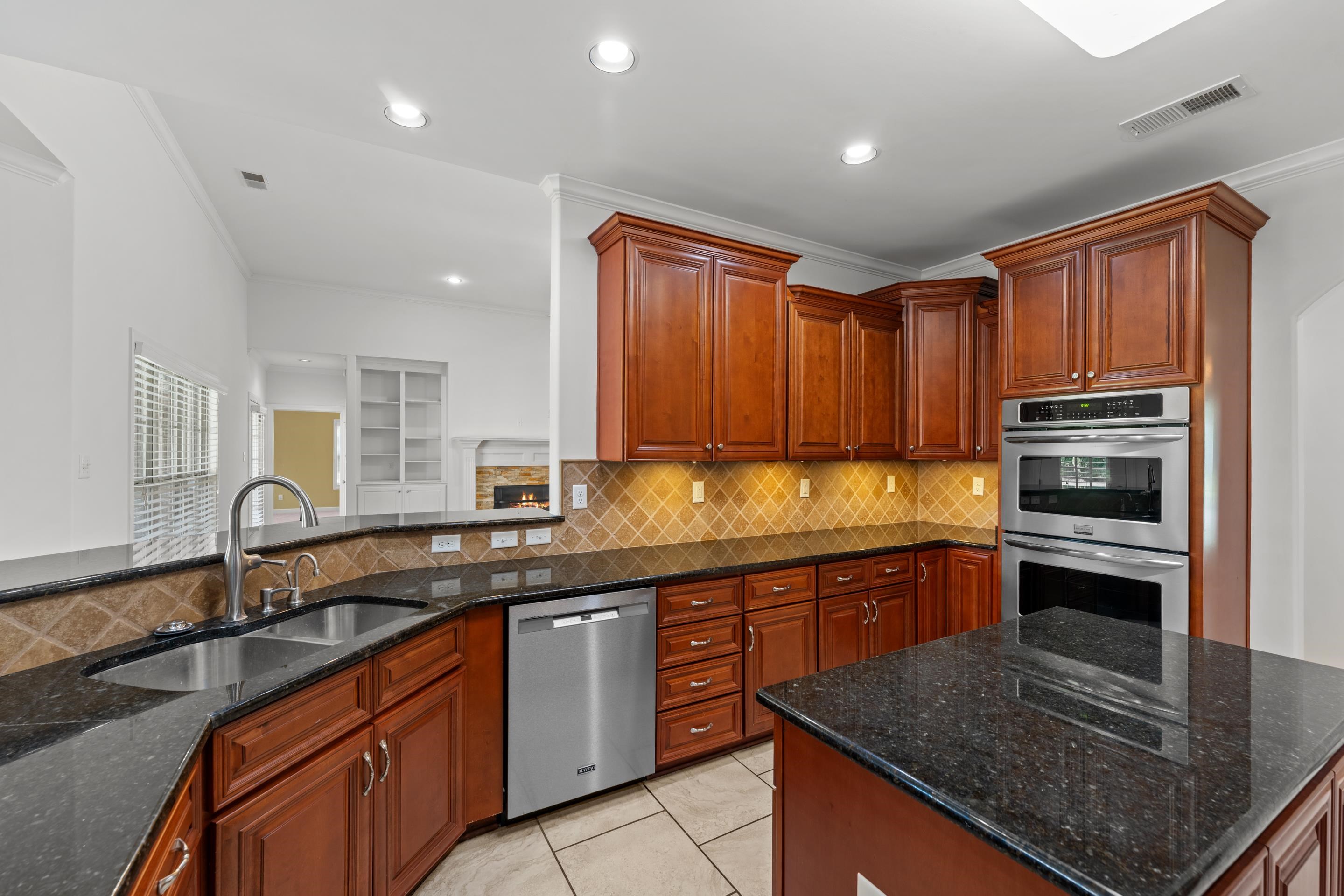 9270 S Romano Way Property Photo 9