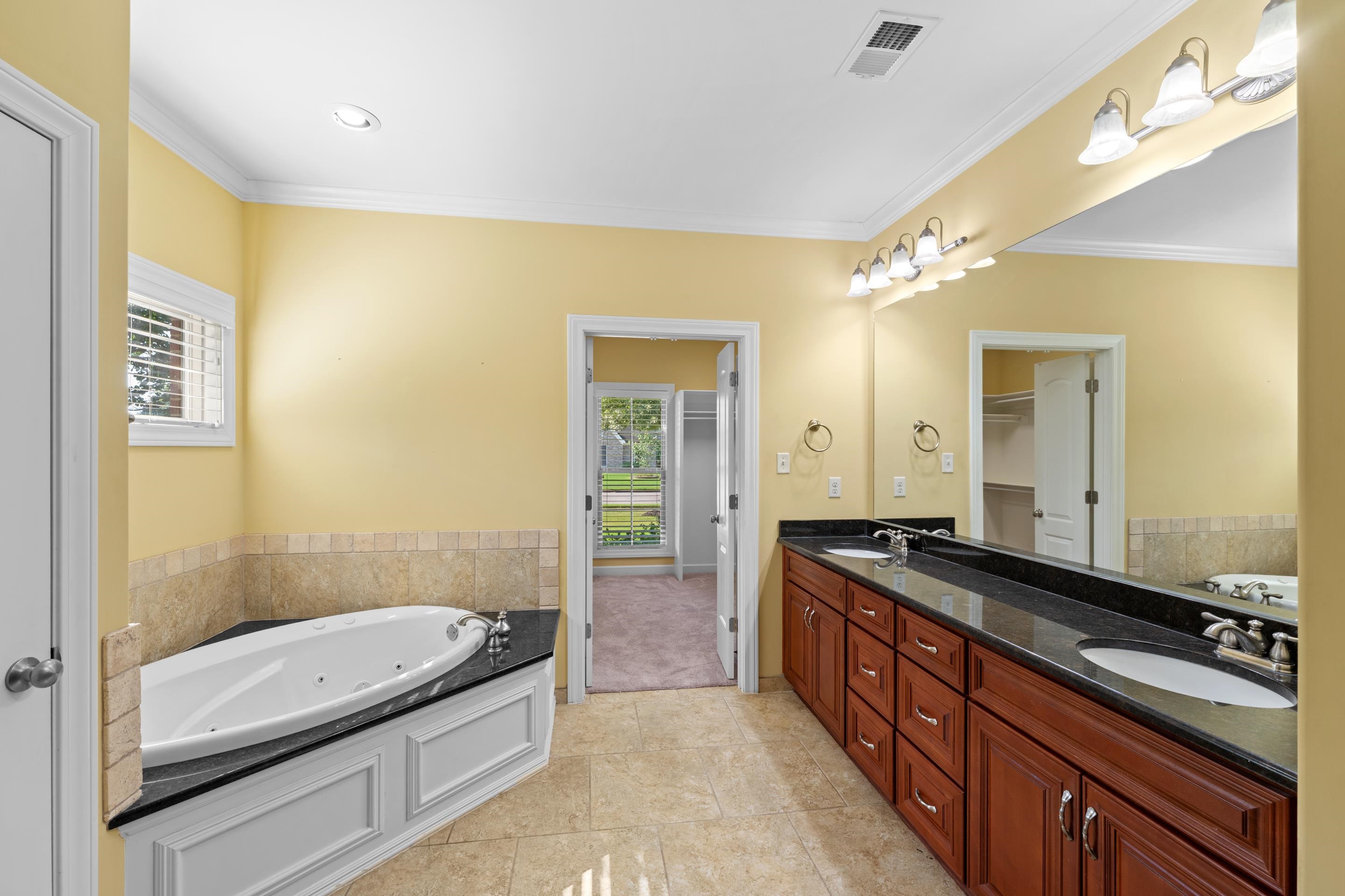 9270 S Romano Way Property Photo 18
