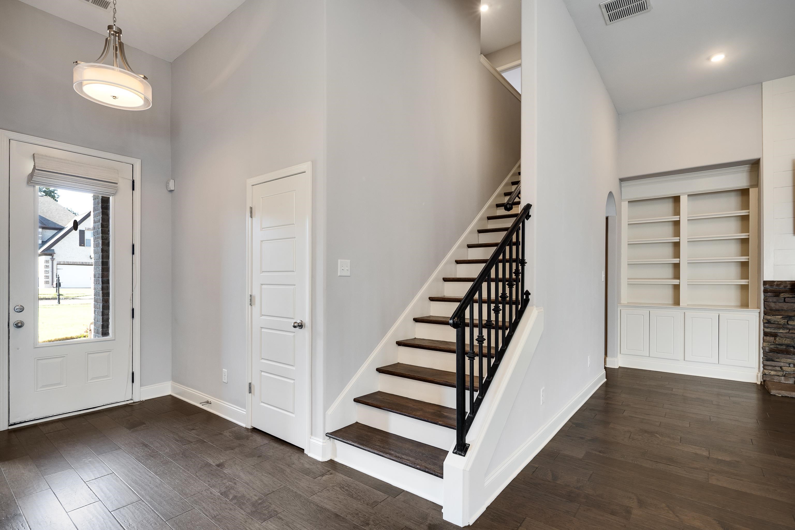 8472 Butterfly View Ln Property Photo 26