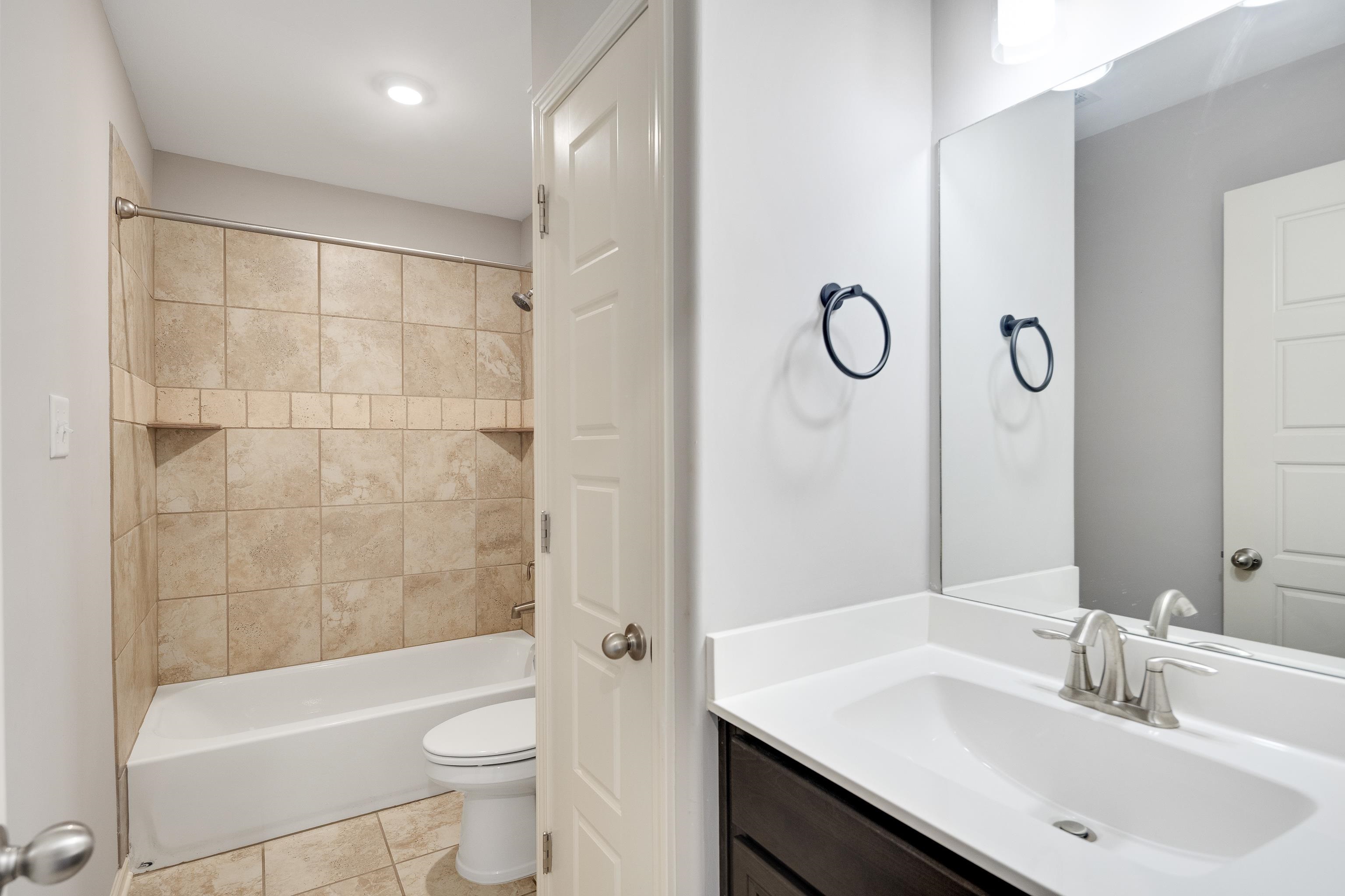 8472 Butterfly View Ln Property Photo 30