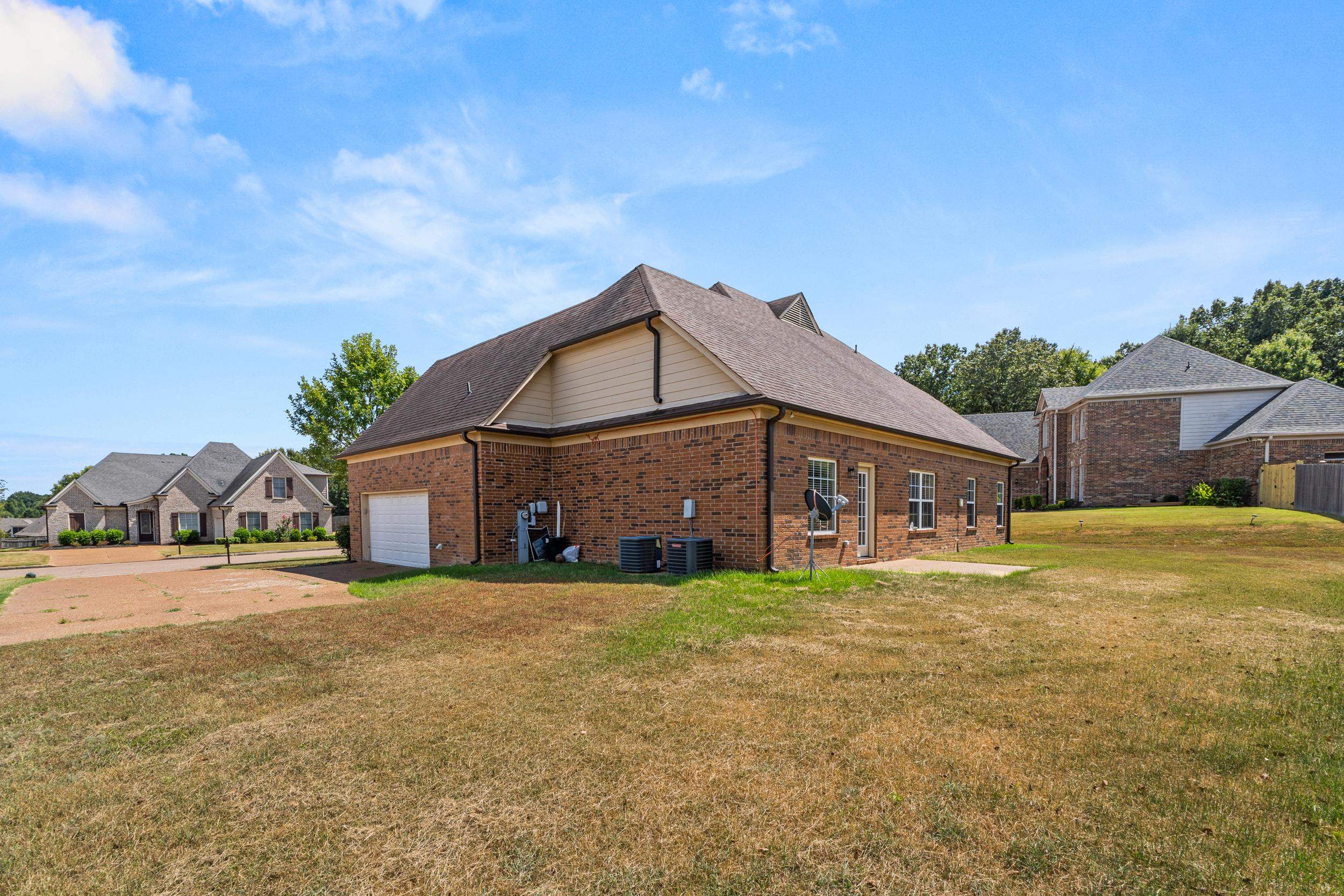 1061 Brancott Cv Property Photo 27