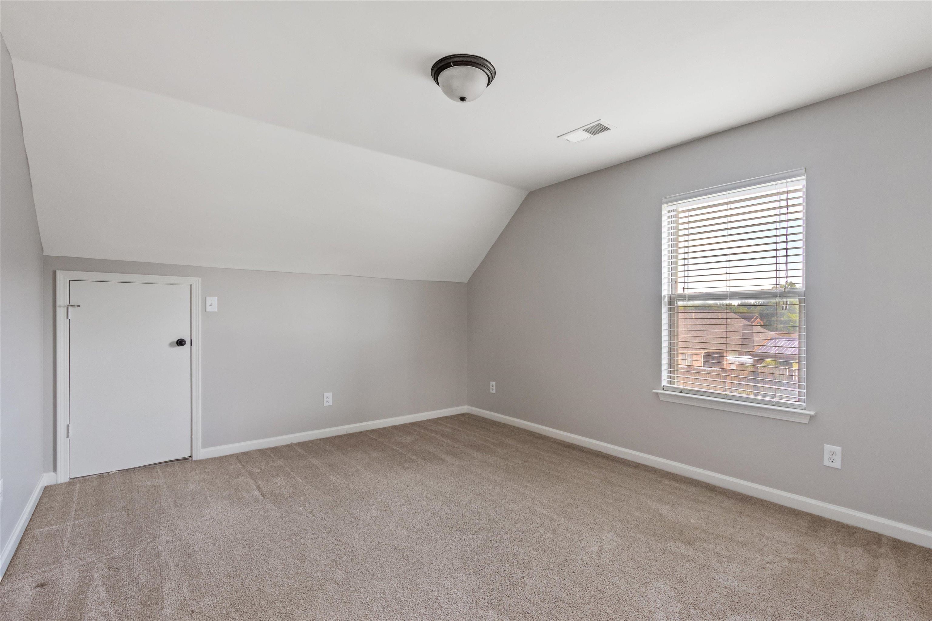 8918 Mt Hill Dr Property Photo 25