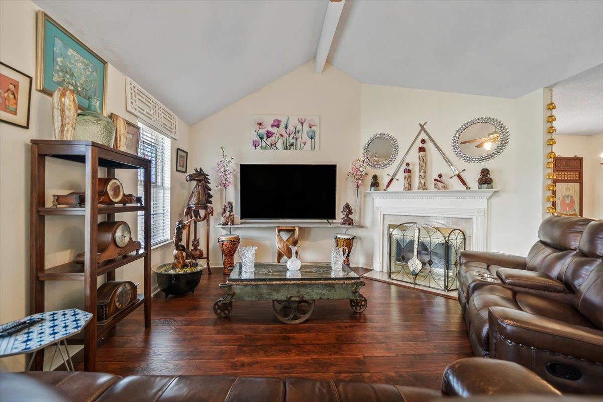 1691 Dexter Ln Property Photo 9