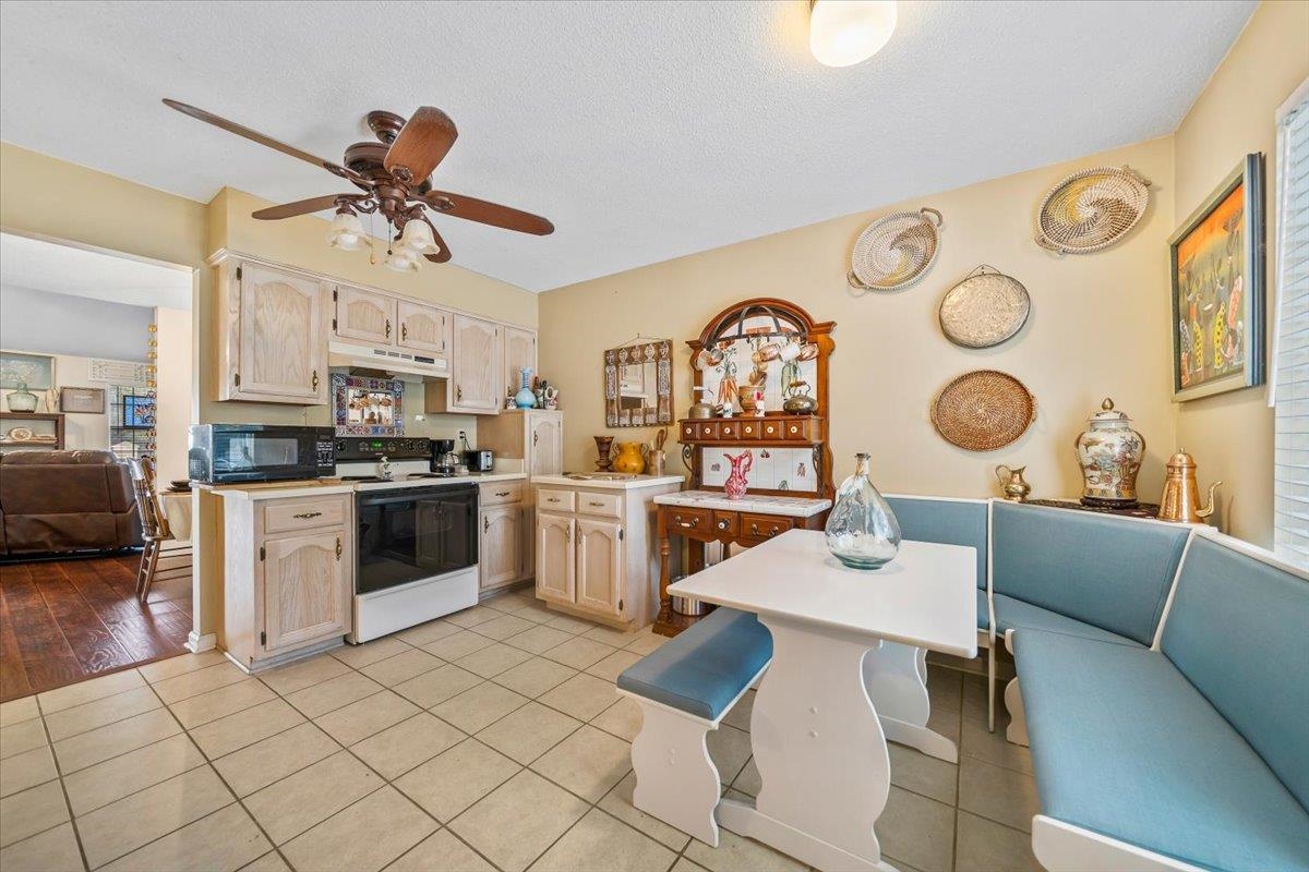 1691 Dexter Ln Property Photo 16