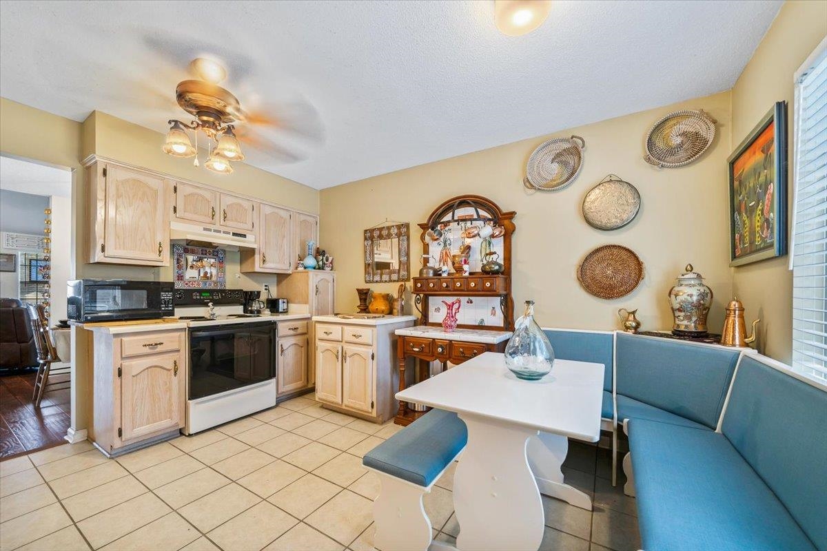 1691 Dexter Ln Property Photo 18
