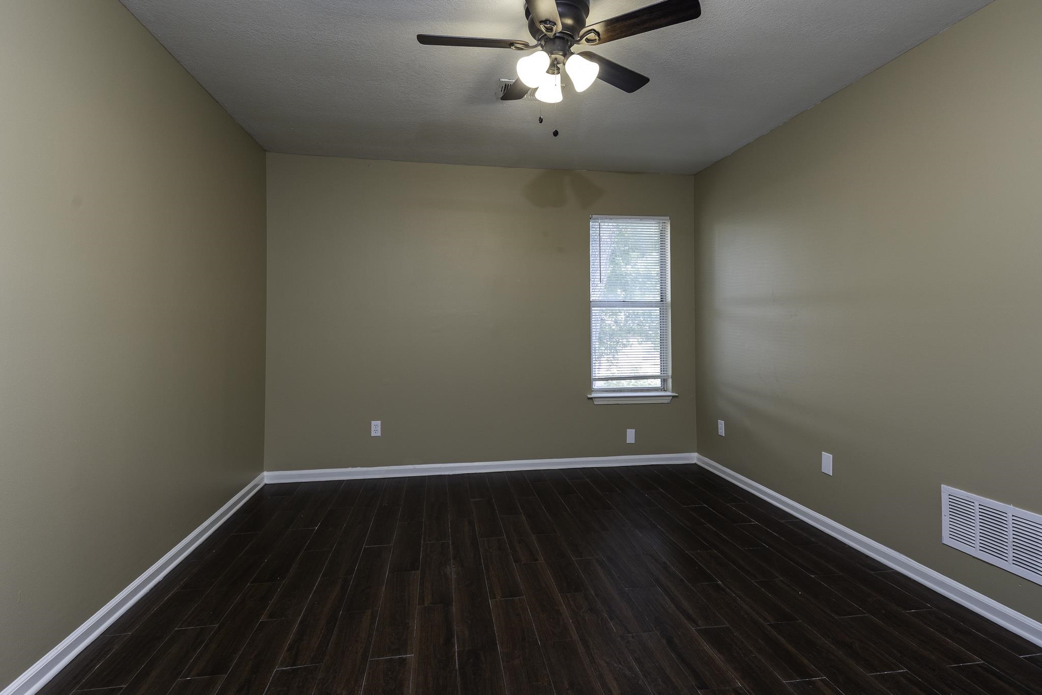 1554 Joy Blvd Property Photo 4