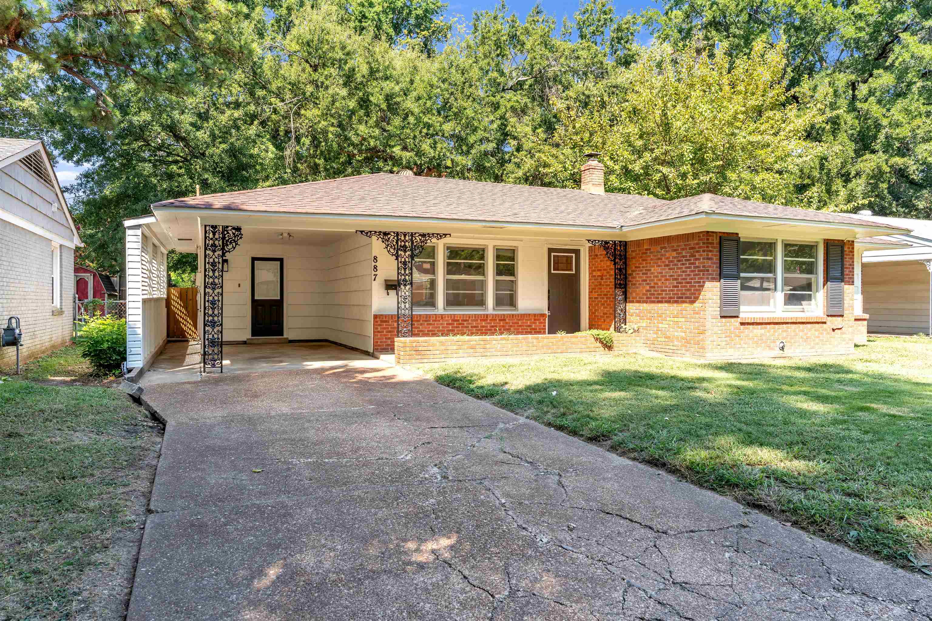 887 Sumter St Property Photo 3