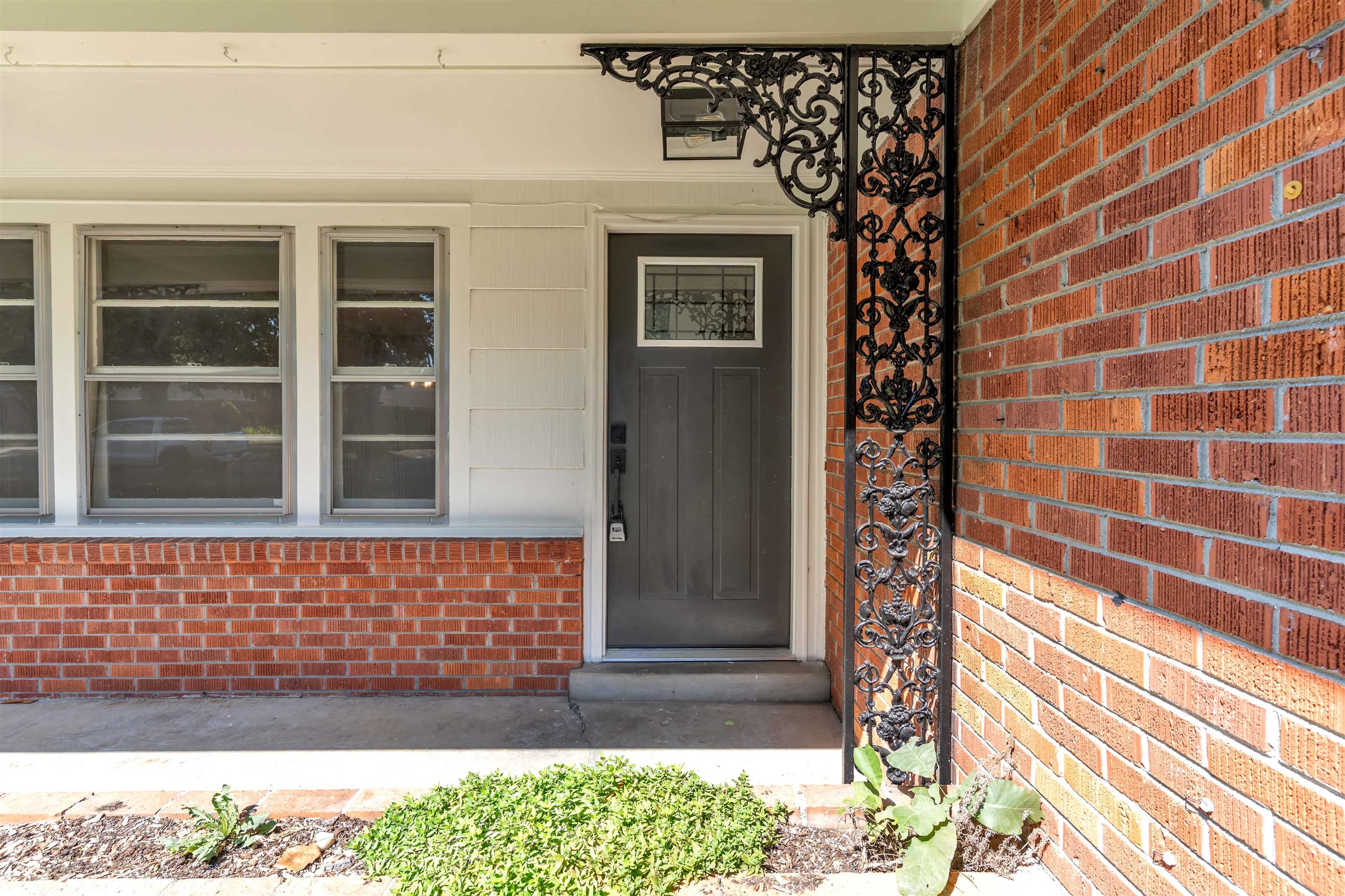 887 Sumter St Property Photo 5
