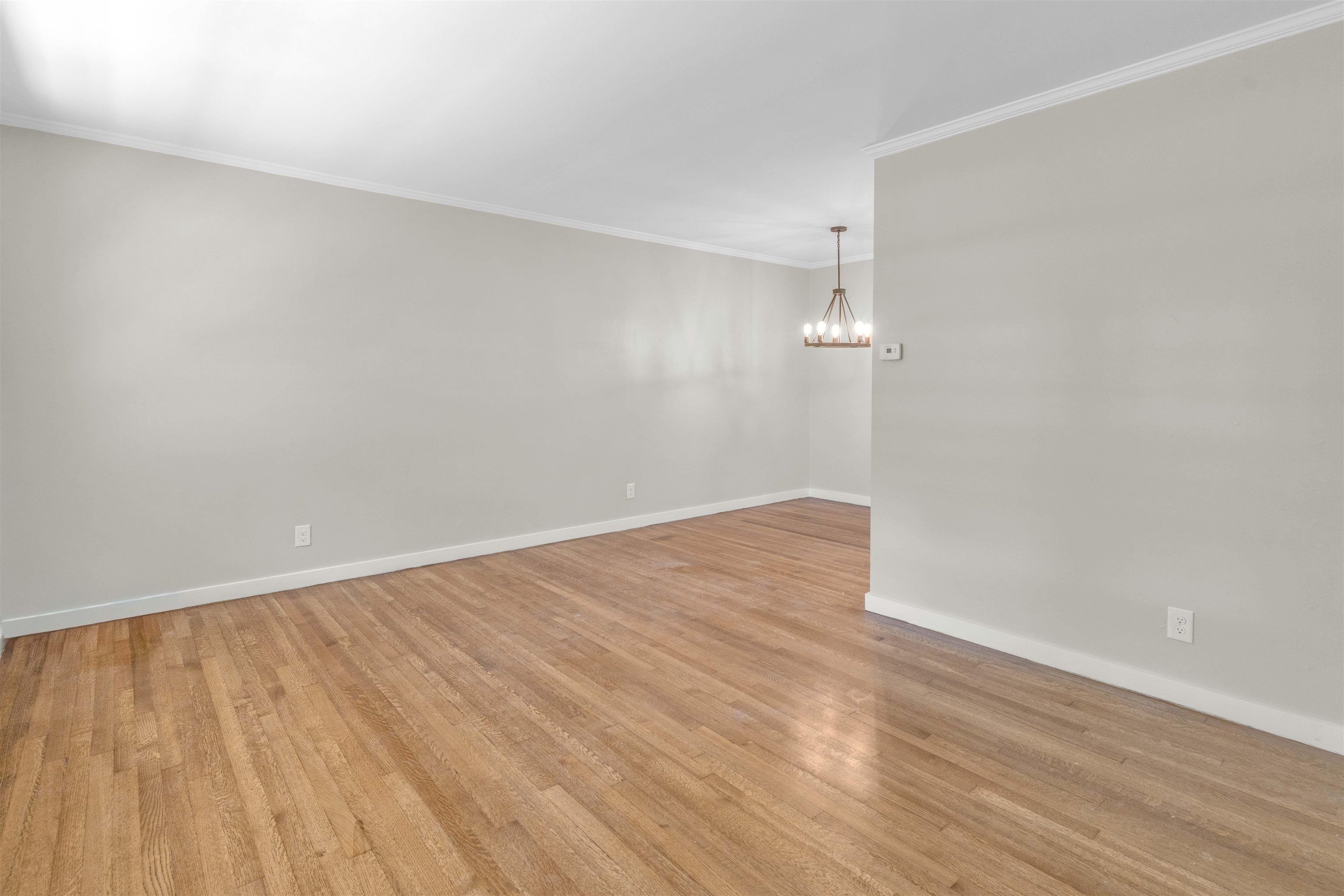887 Sumter St Property Photo 8
