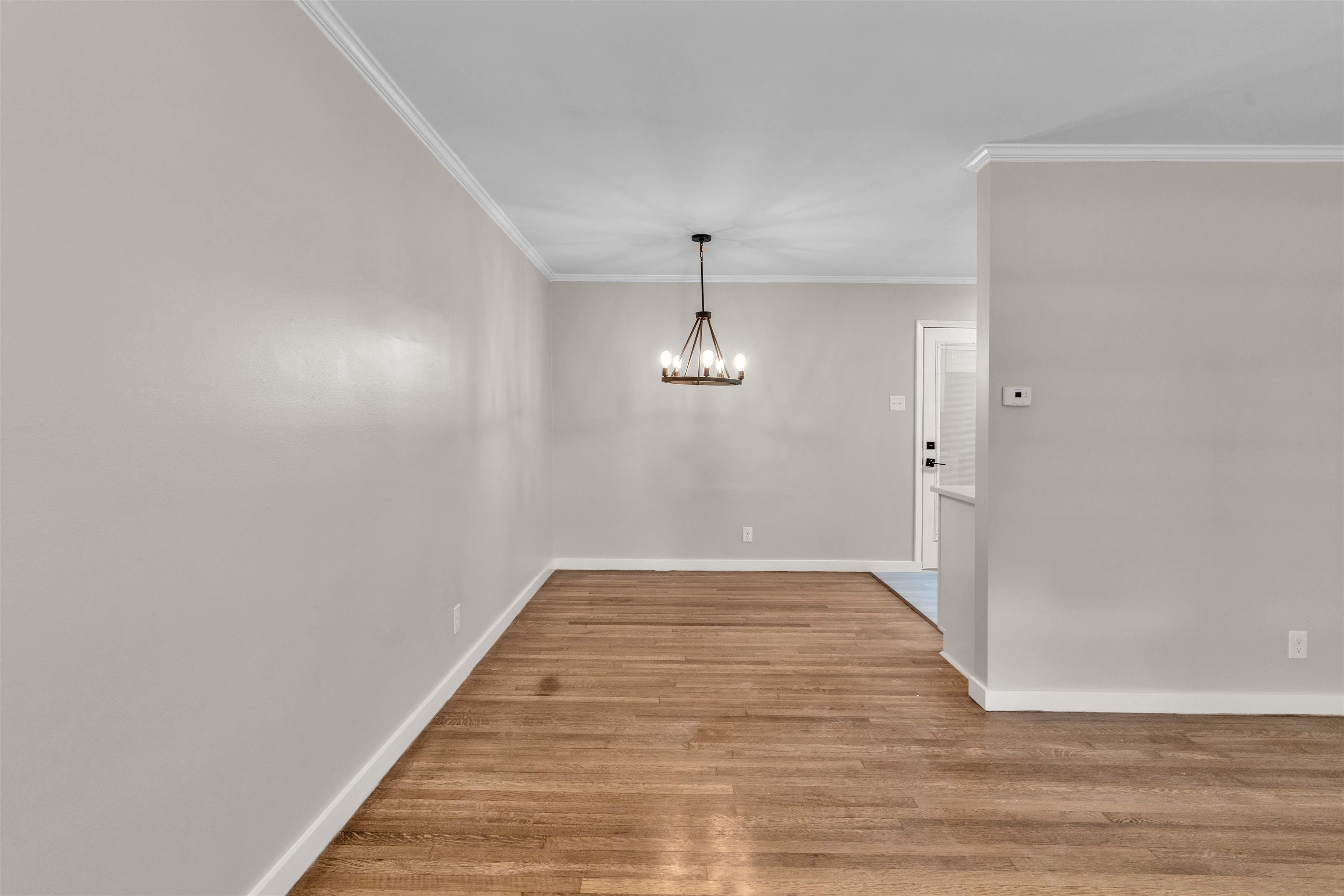 887 Sumter St Property Photo 9