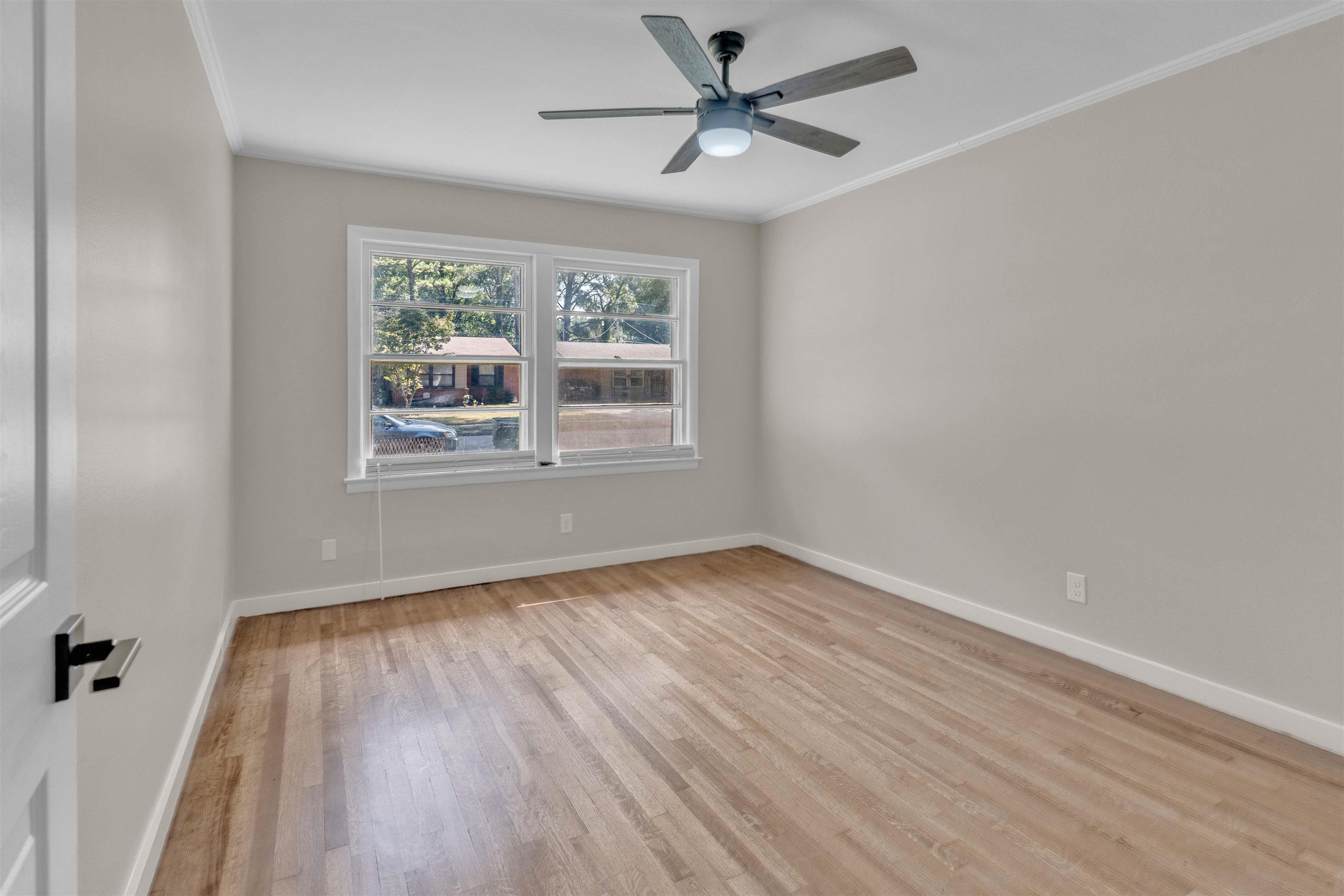 887 Sumter St Property Photo 15