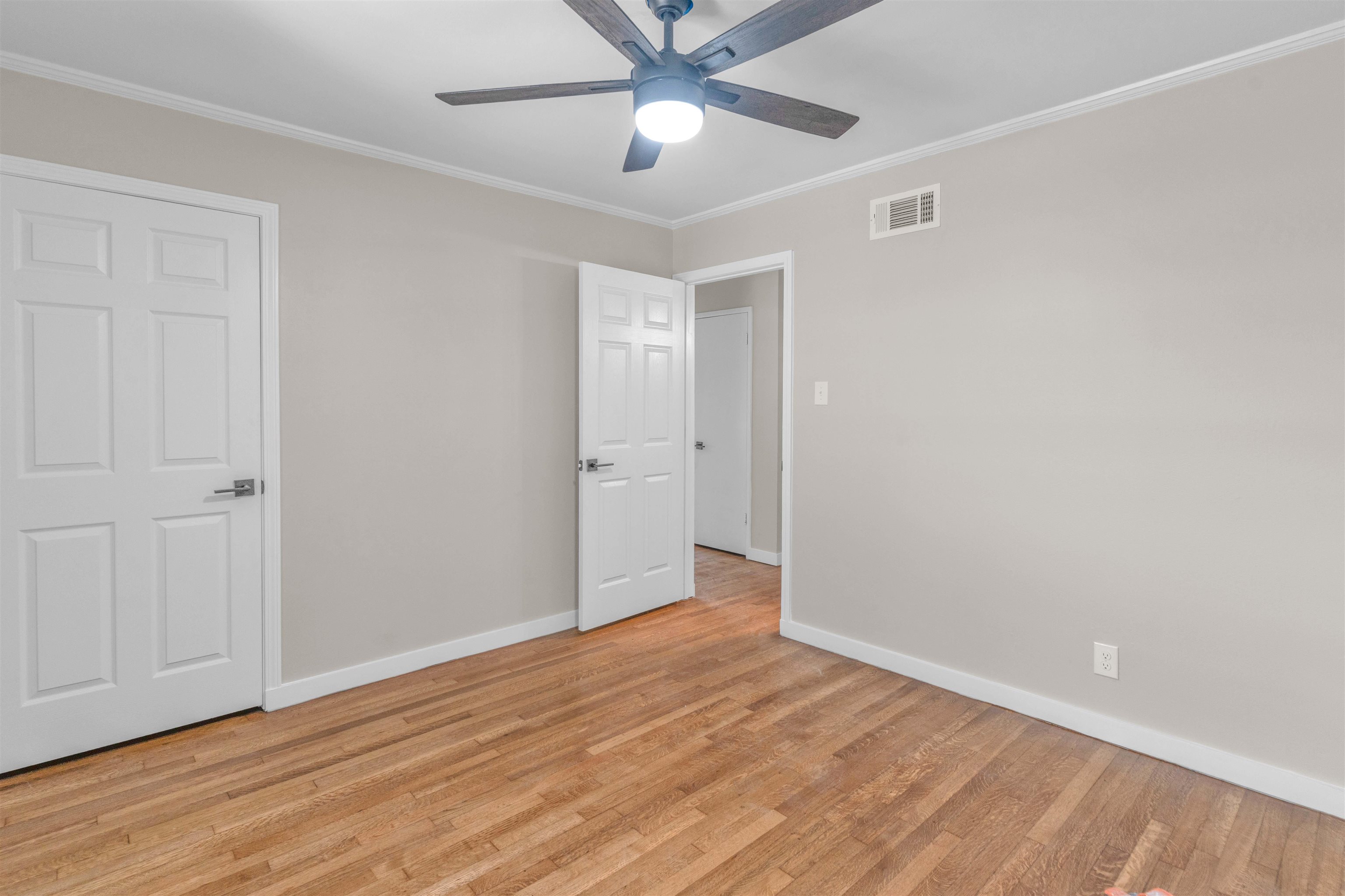 887 Sumter St Property Photo 19