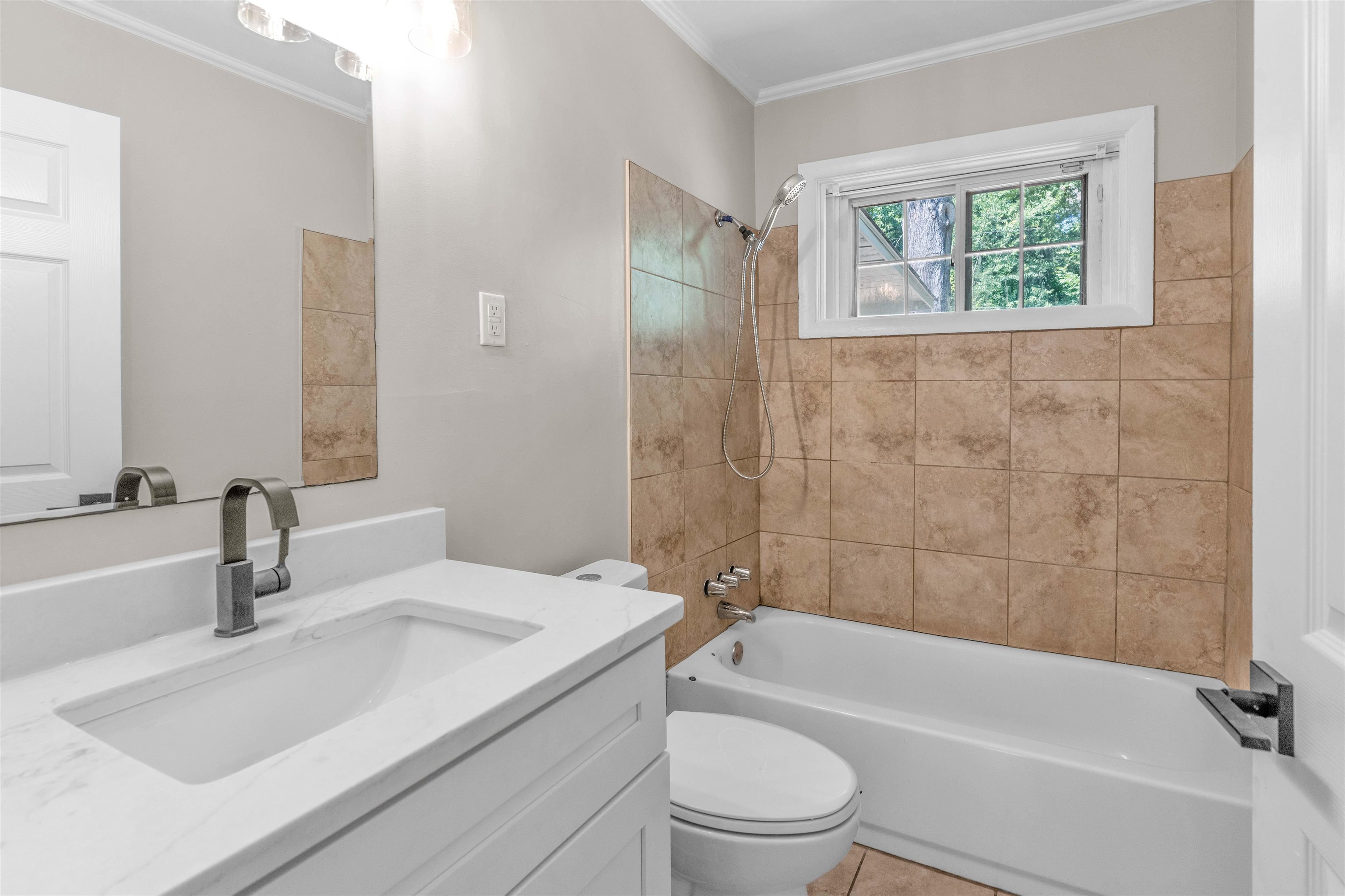 887 Sumter St Property Photo 20