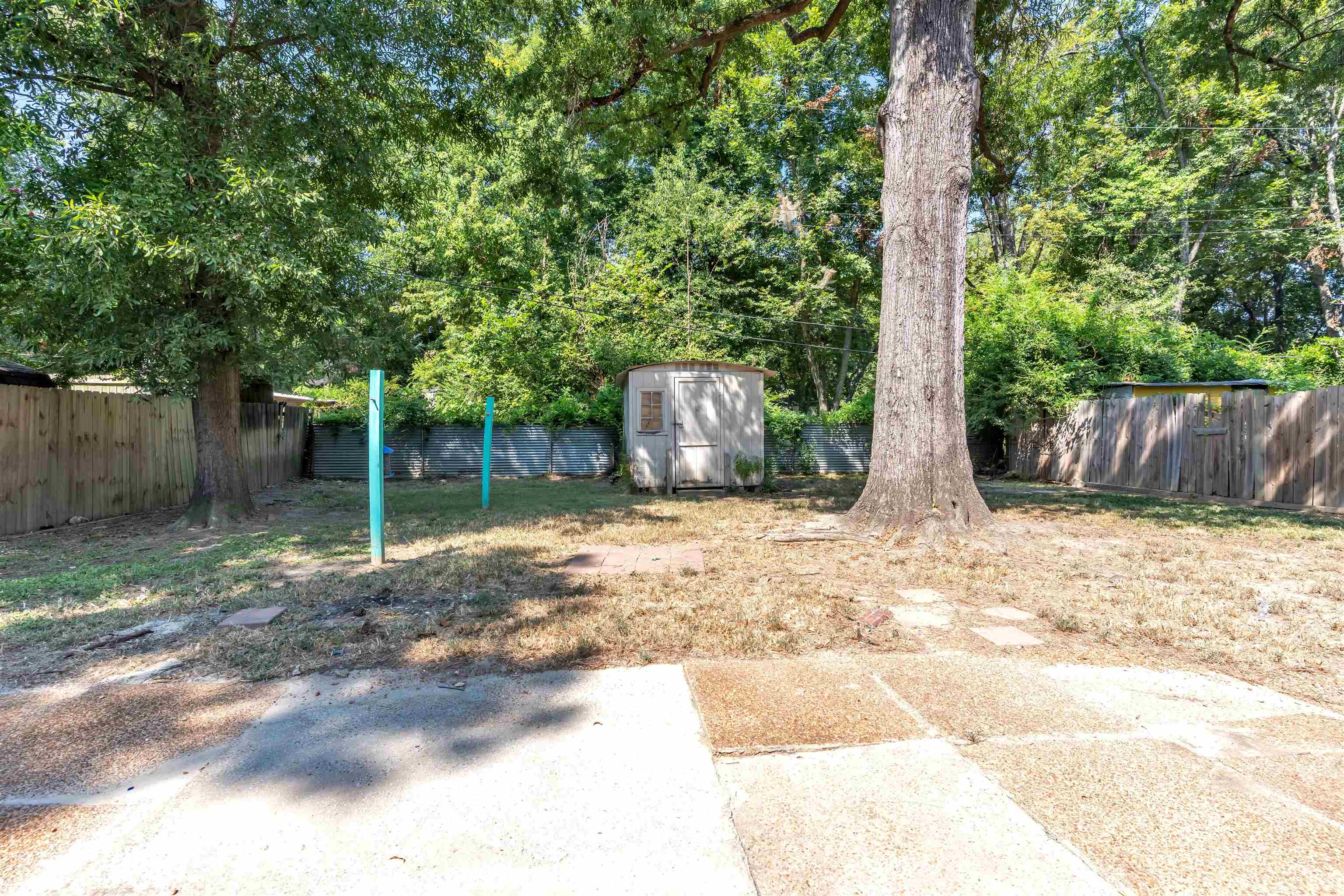 887 Sumter St Property Photo 25