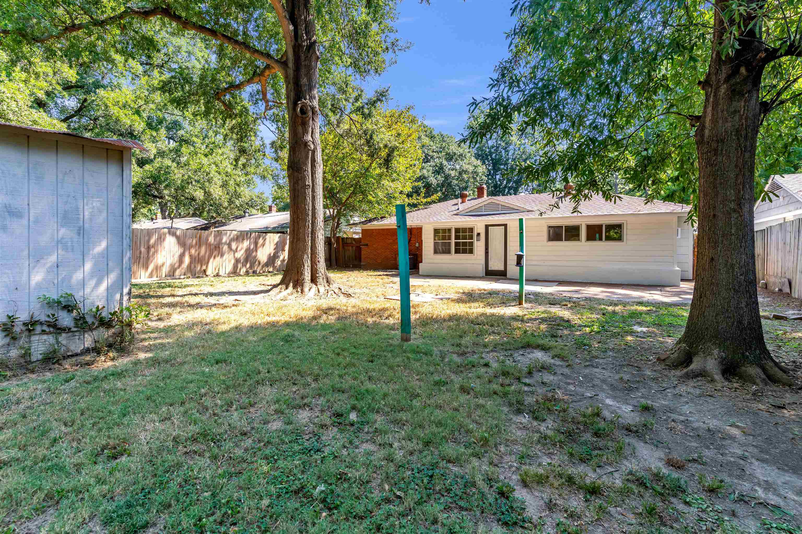 887 Sumter St Property Photo 27