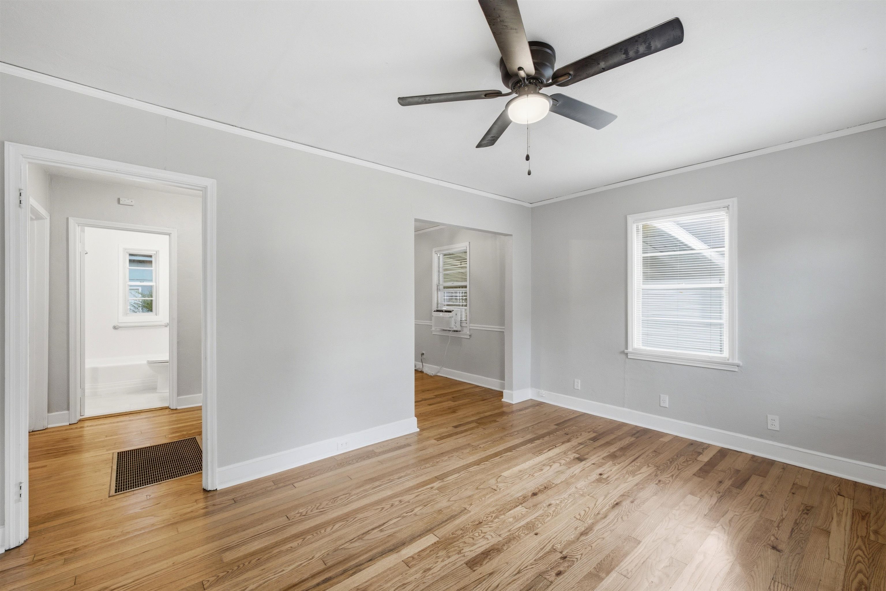 3551 Mayflower Ave Property Photo 4